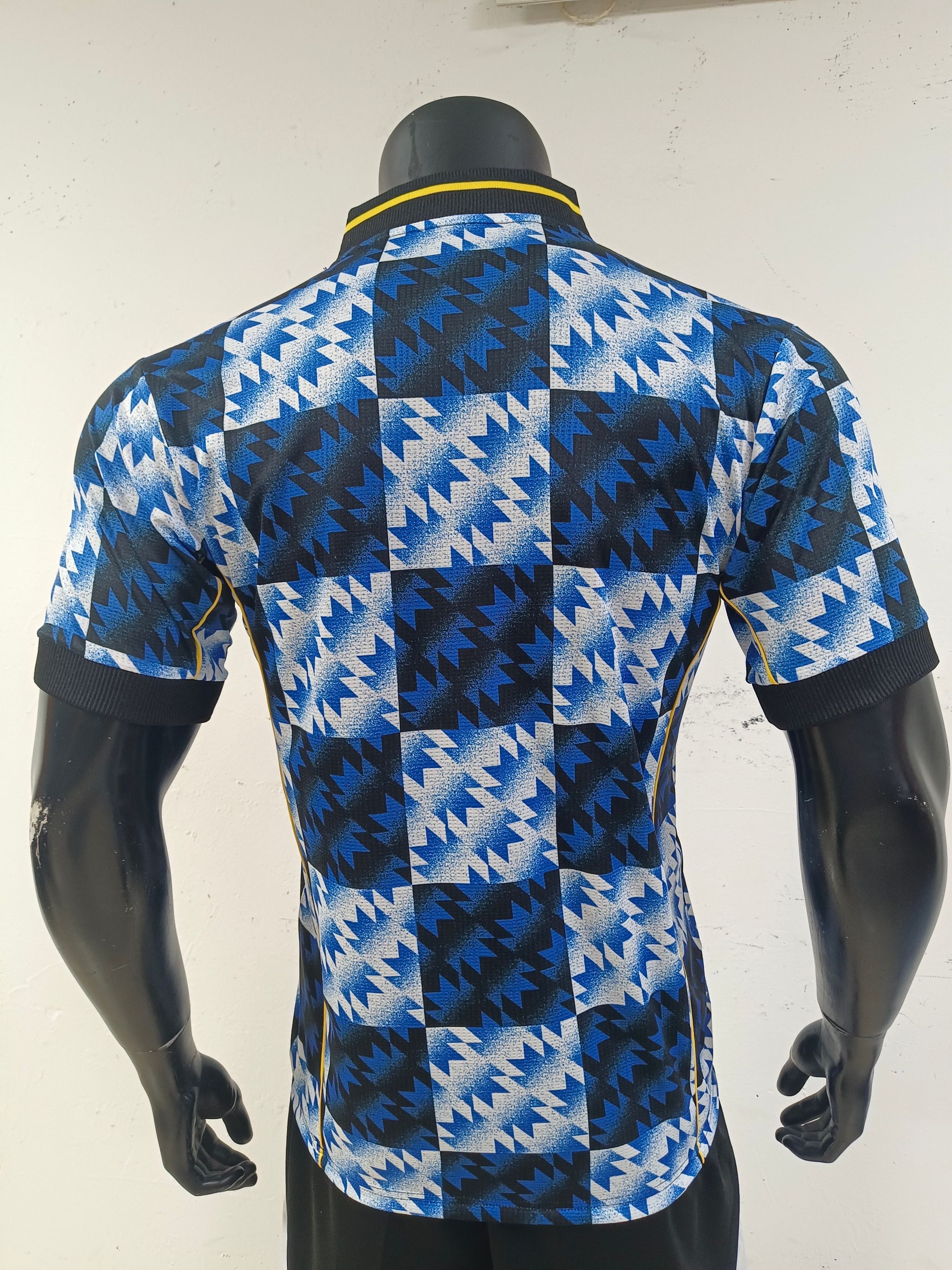 Manchester United 2025/26 Travel Shirt 6 (Blue / White / Black)_1