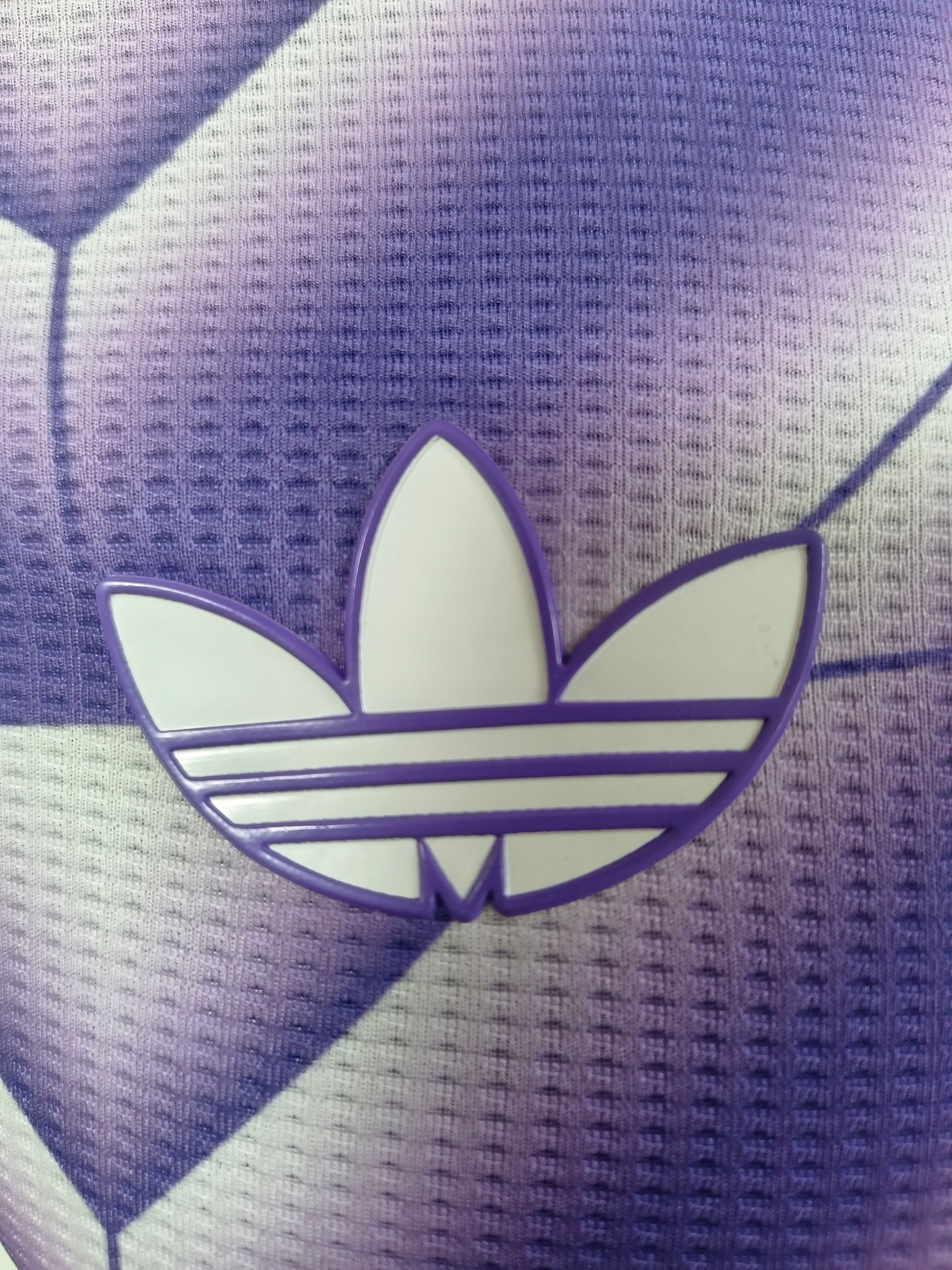 Real Madrid 2025/26 Travel Shirt 5 (Purple / White)_2