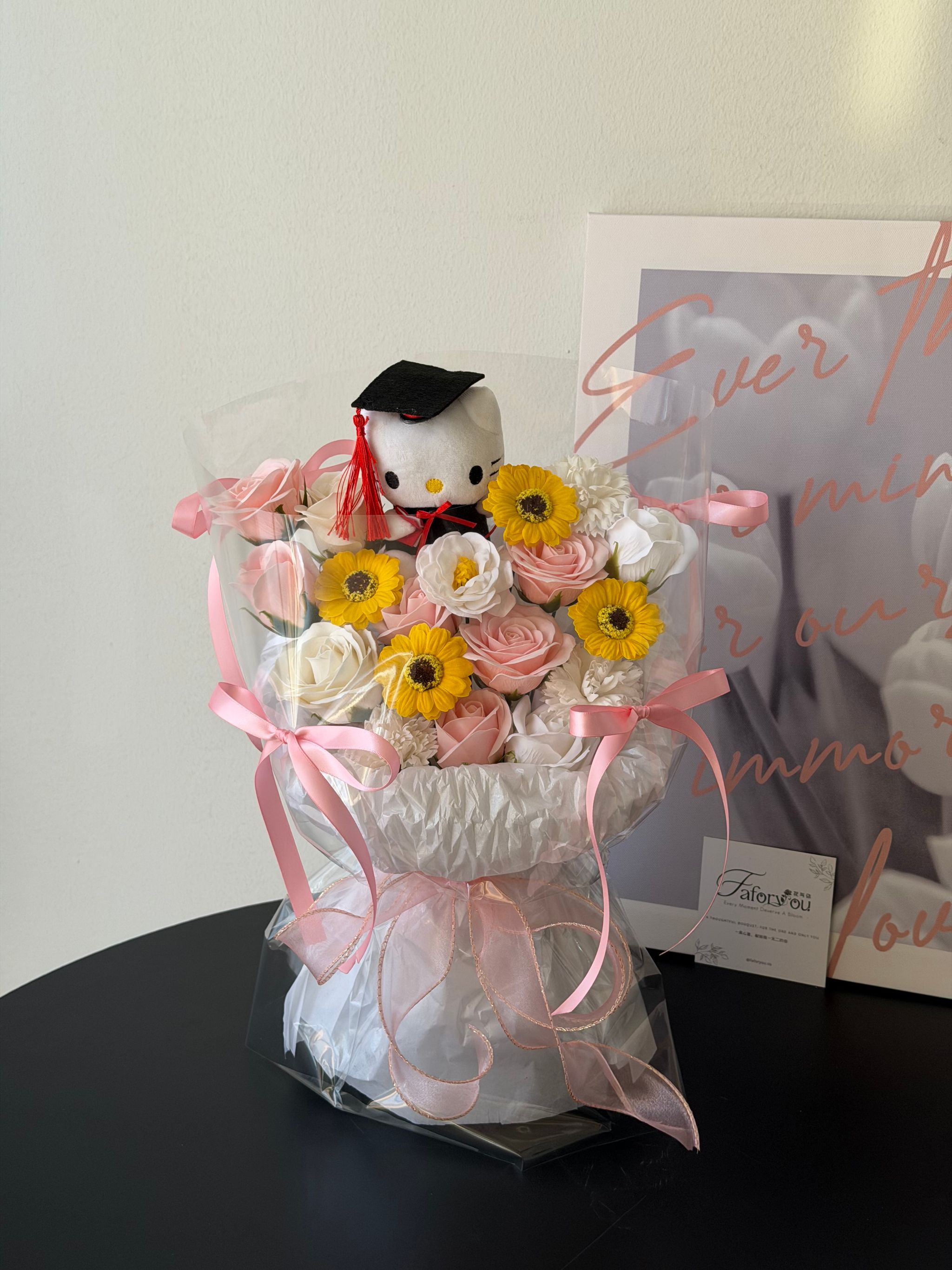 Graduation KittyTransparent Bouquet _0