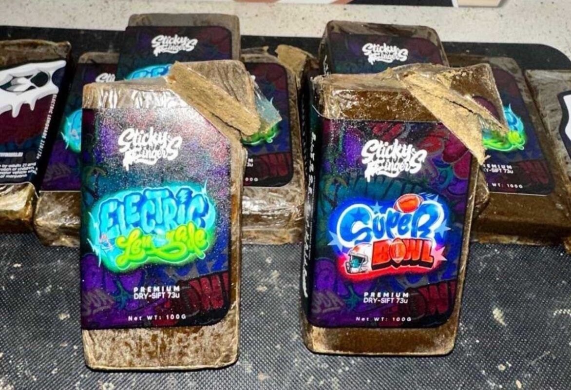 STICKY FINGERS 73u_0