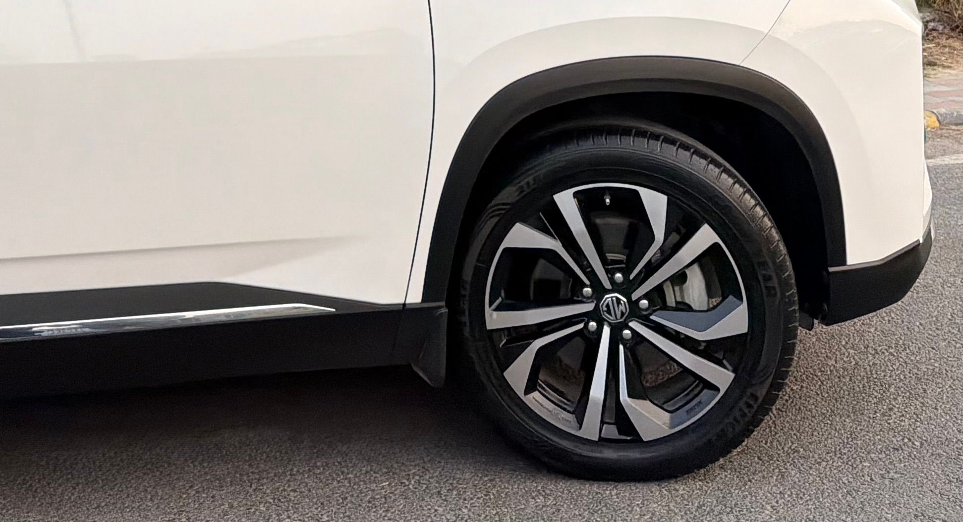 MG Hector Plus | Petrol | Delhi | 2023_10