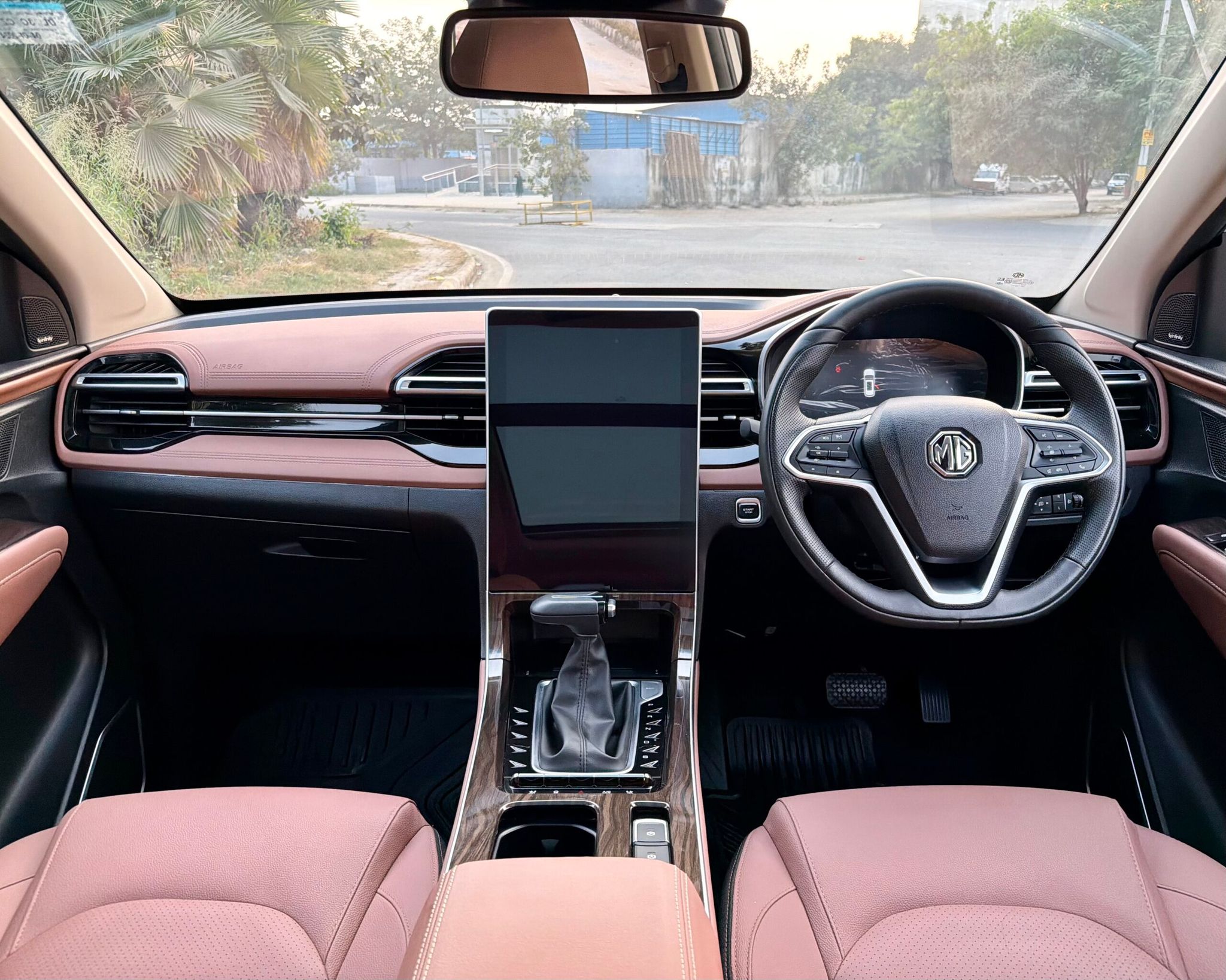 MG Hector Plus | Petrol | Delhi | 2023_6