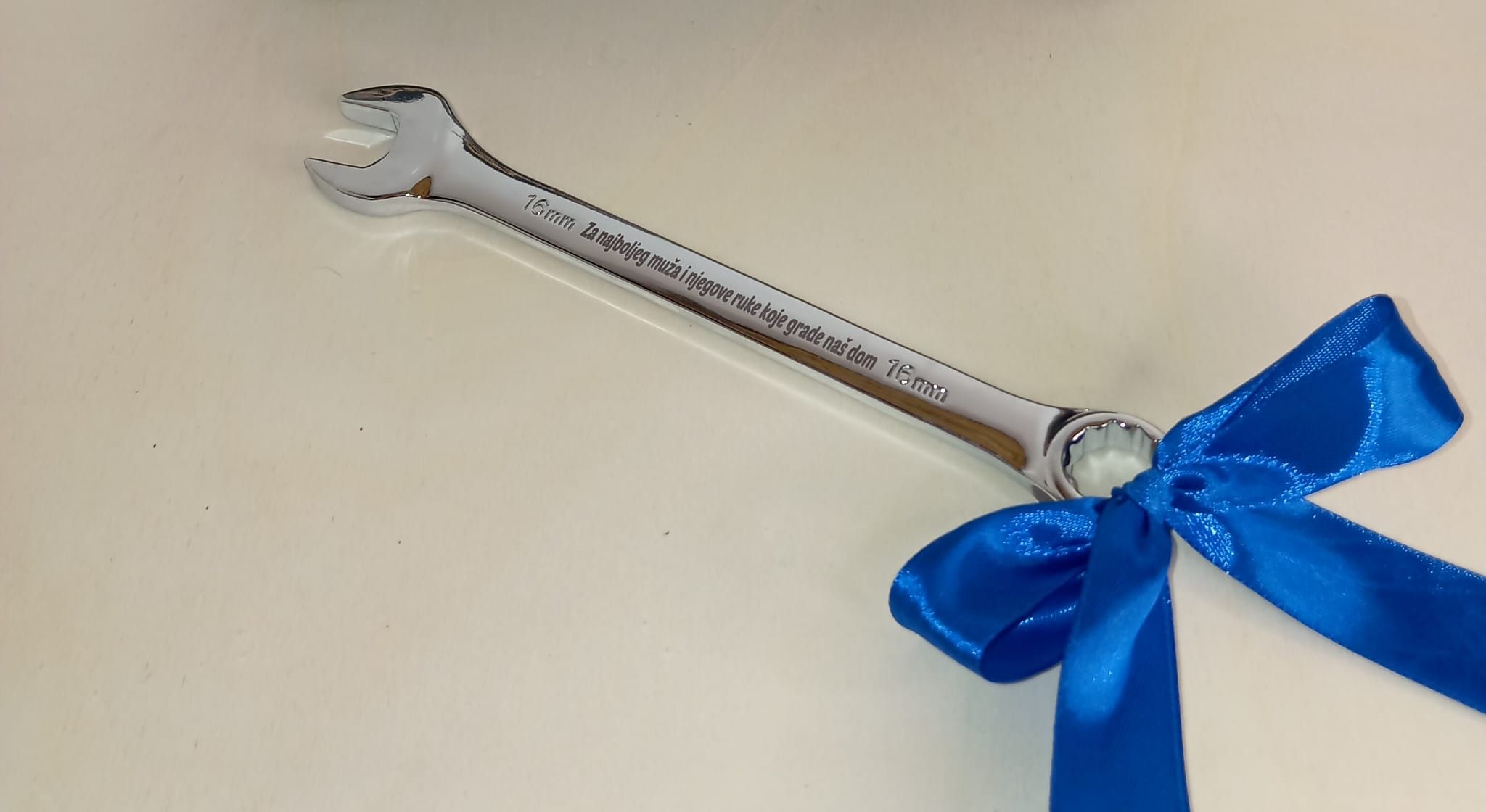 Personalizirani stalak sa ključem_1