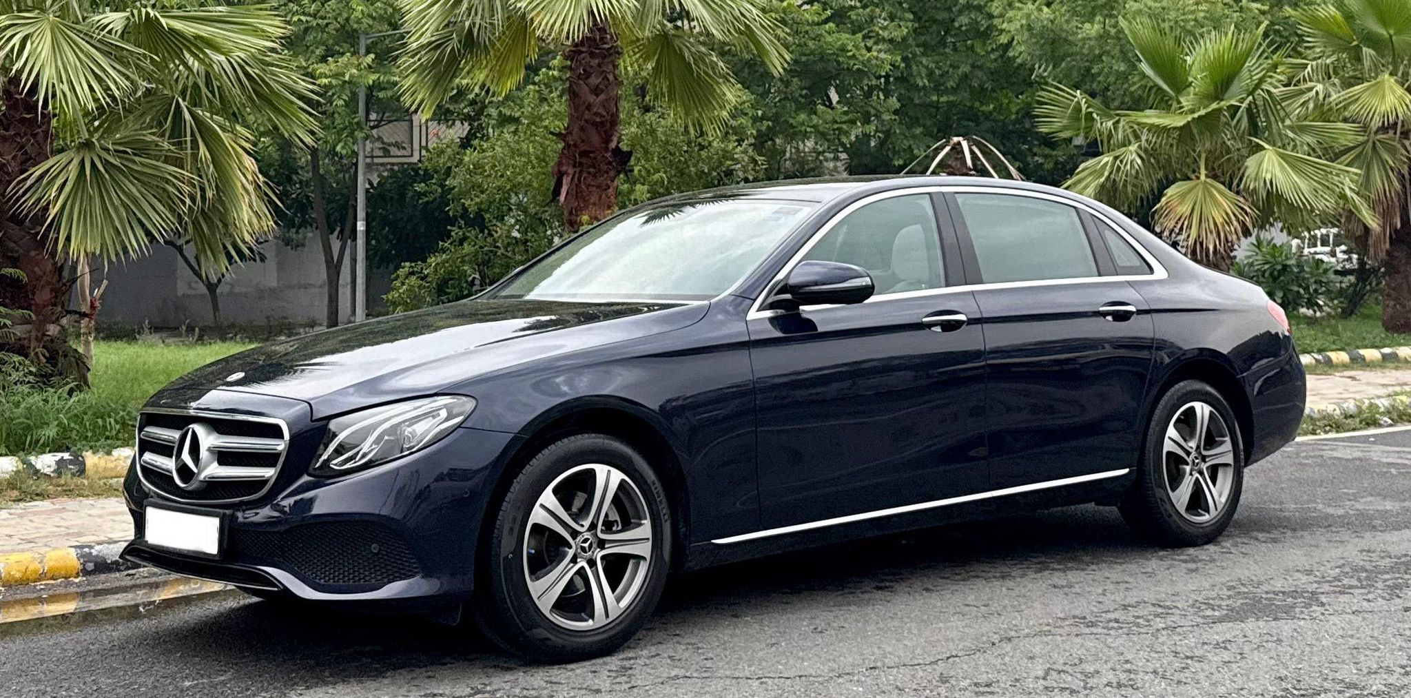 Mercedes E200 | Petrol | Uttar Pradesh | 2019_3