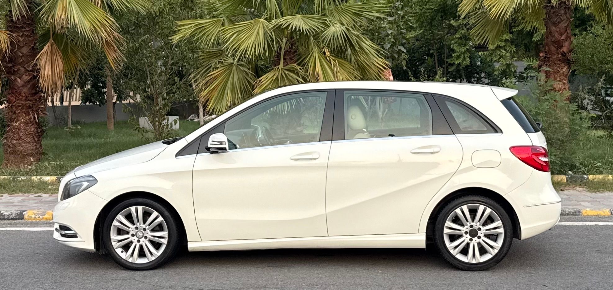 Mercedes B180 | Petrol | Delhi | 2012_4