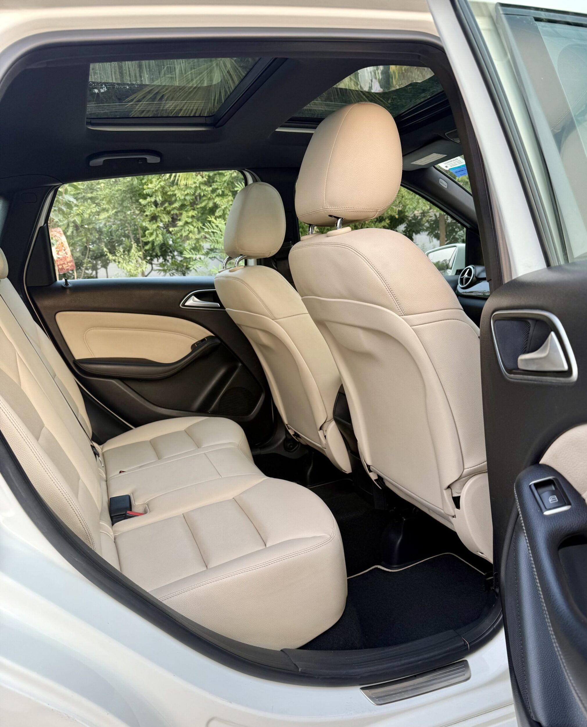 Mercedes B180 | Petrol | Delhi | 2012_9