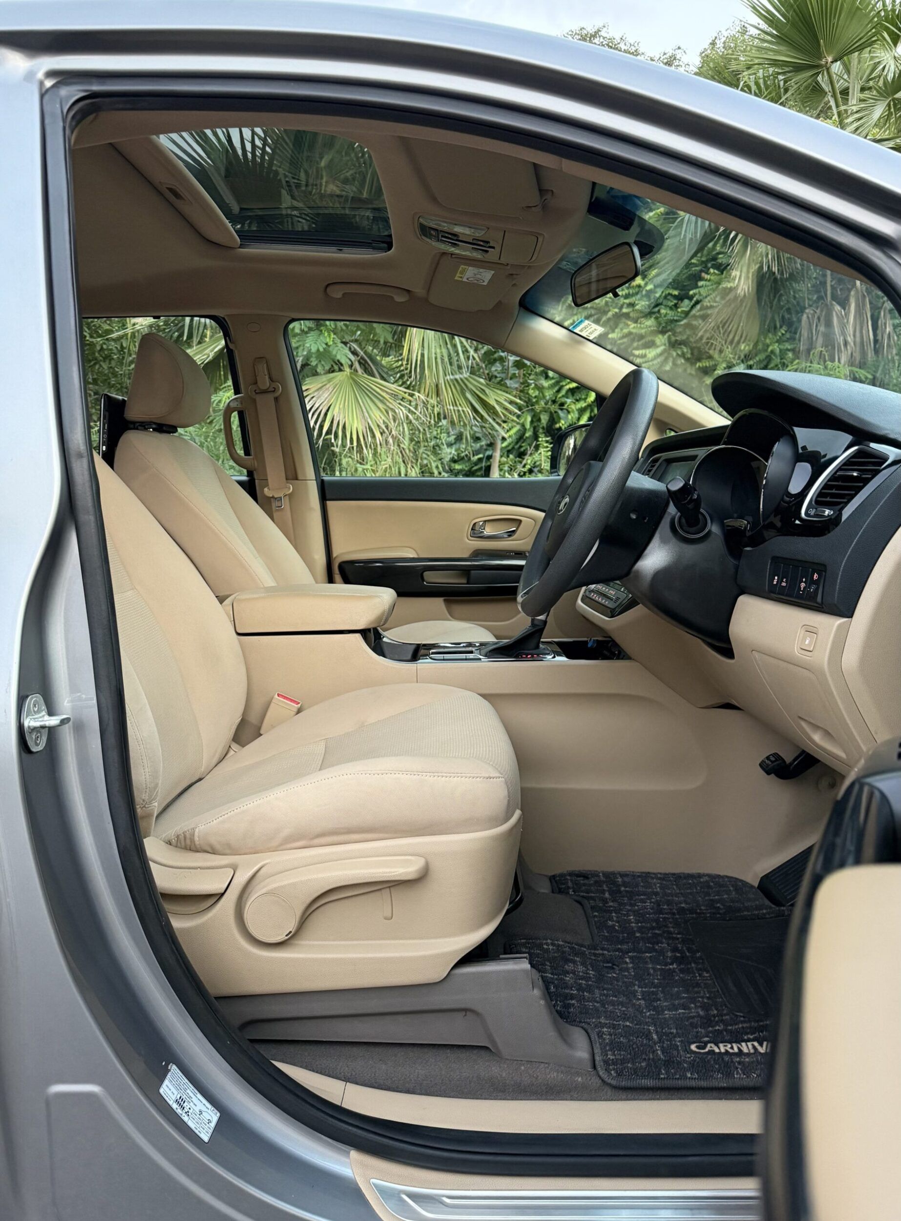 Kia Carnival | Diesel | Delhi | 2020_8