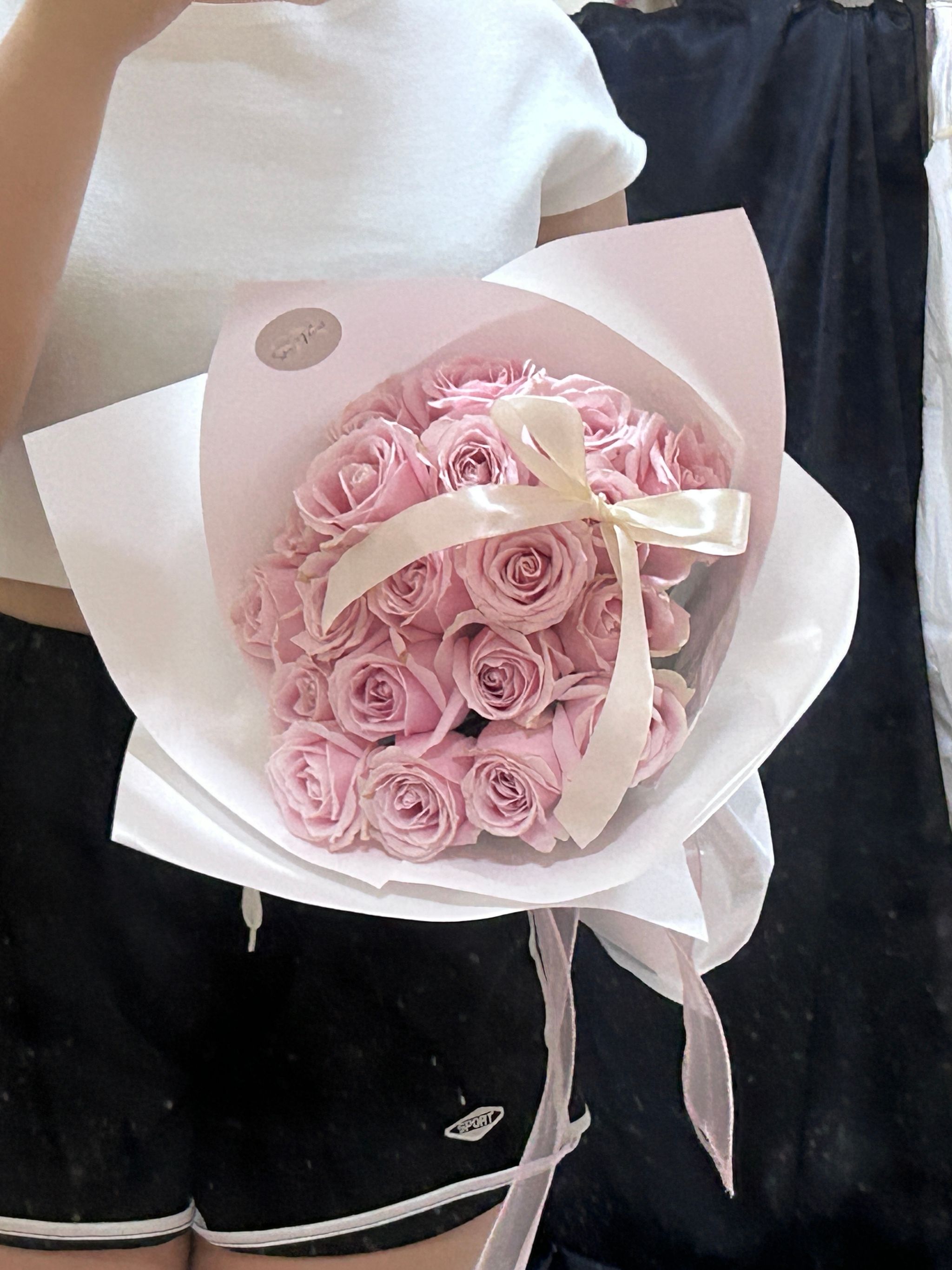 Classic Rose Bouquet_1