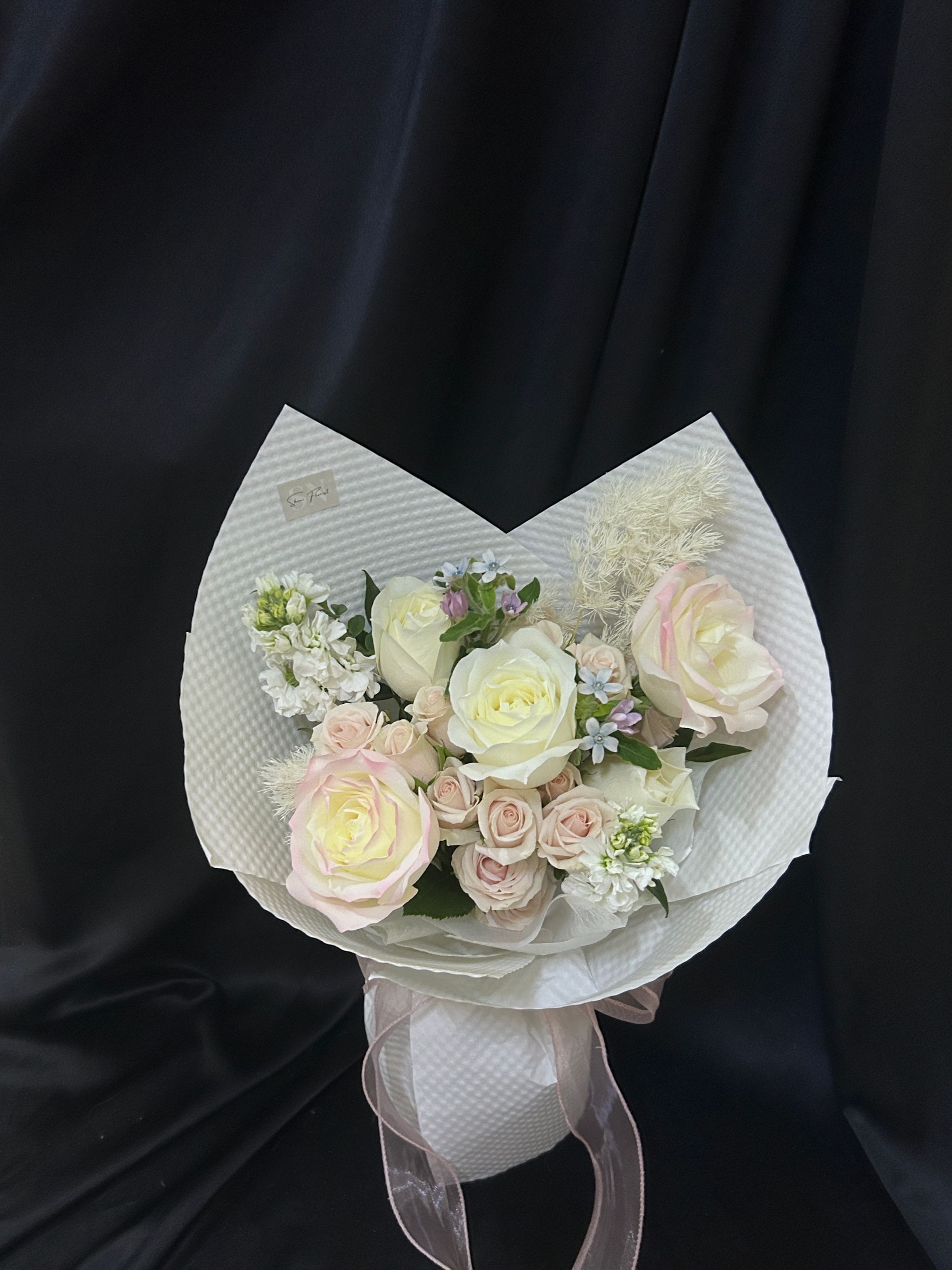 Soft Bloom Bouquet_0