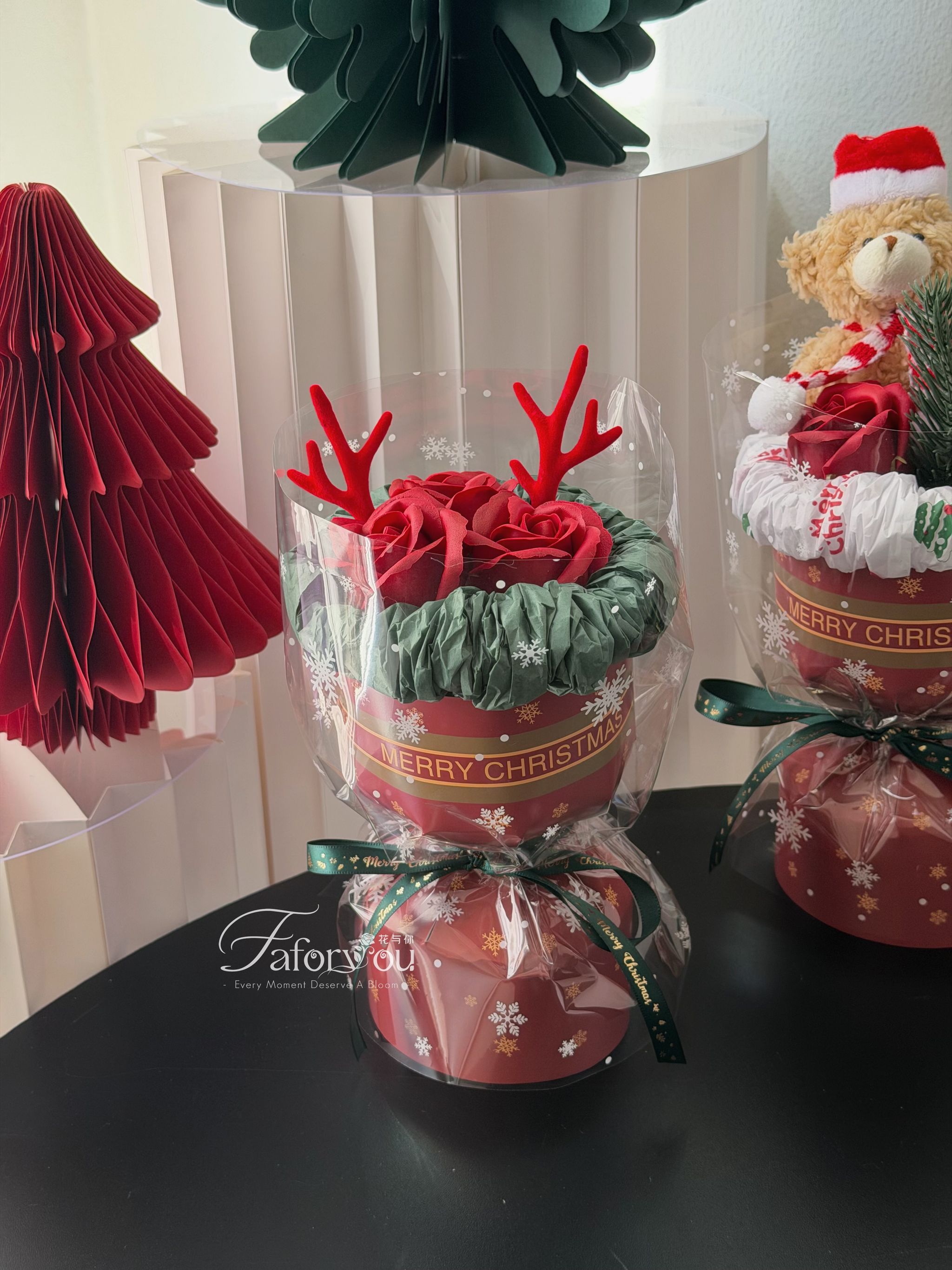 Small Christmas Round Bouquet ( Antler )_0
