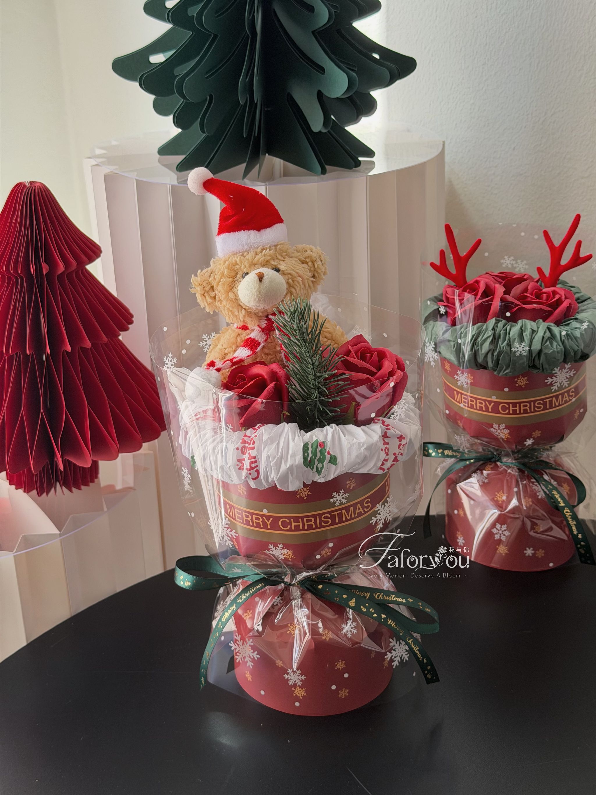 Small Christmas Round Bouquet  ( Bear )_0