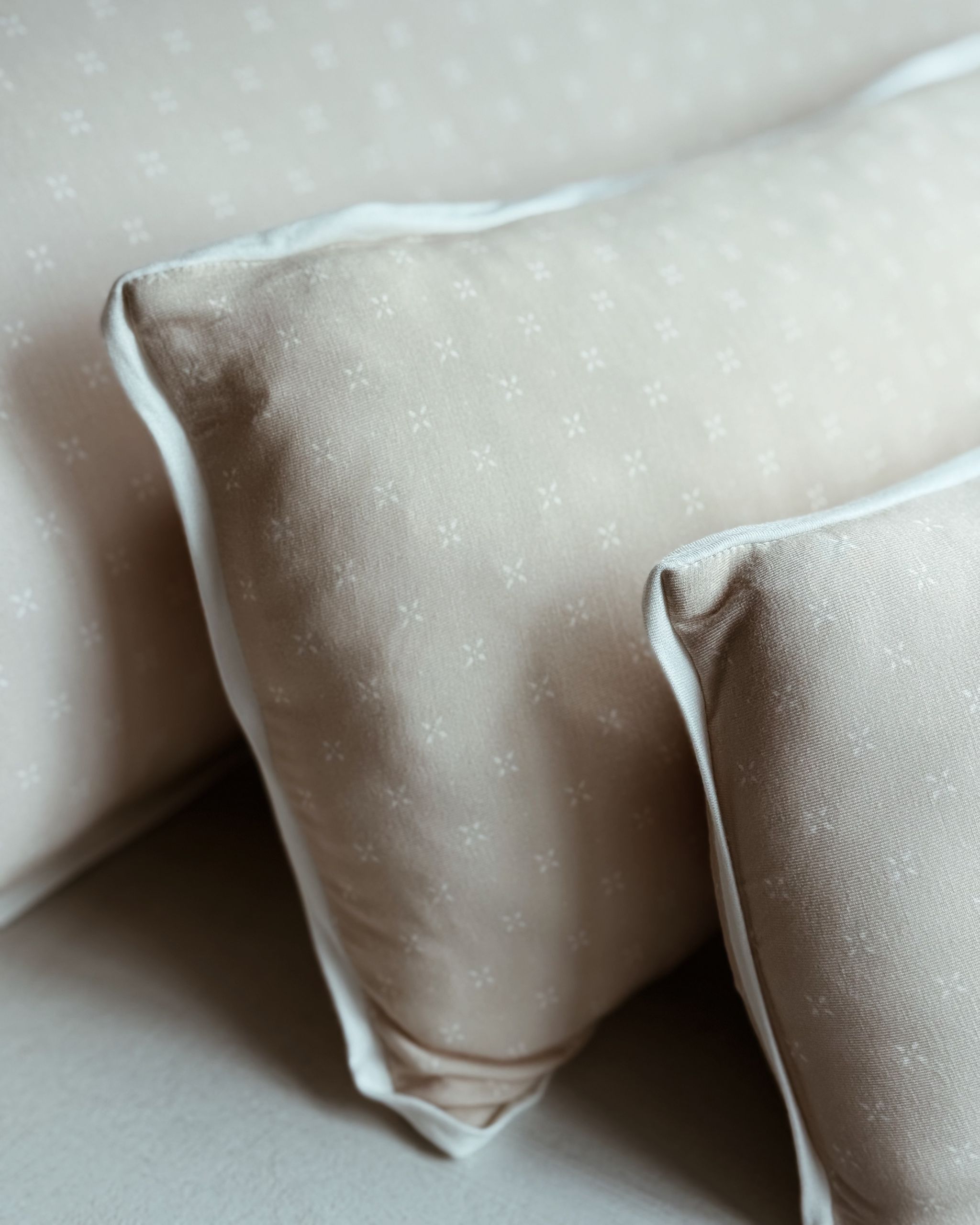 Dainty Flowers Beige Pillowcase_0