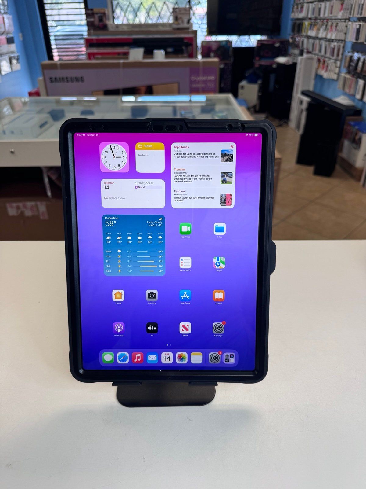 iPad Pro 12.9inch 256GB WiFi & LTE Unlocked With heavy duty case_2