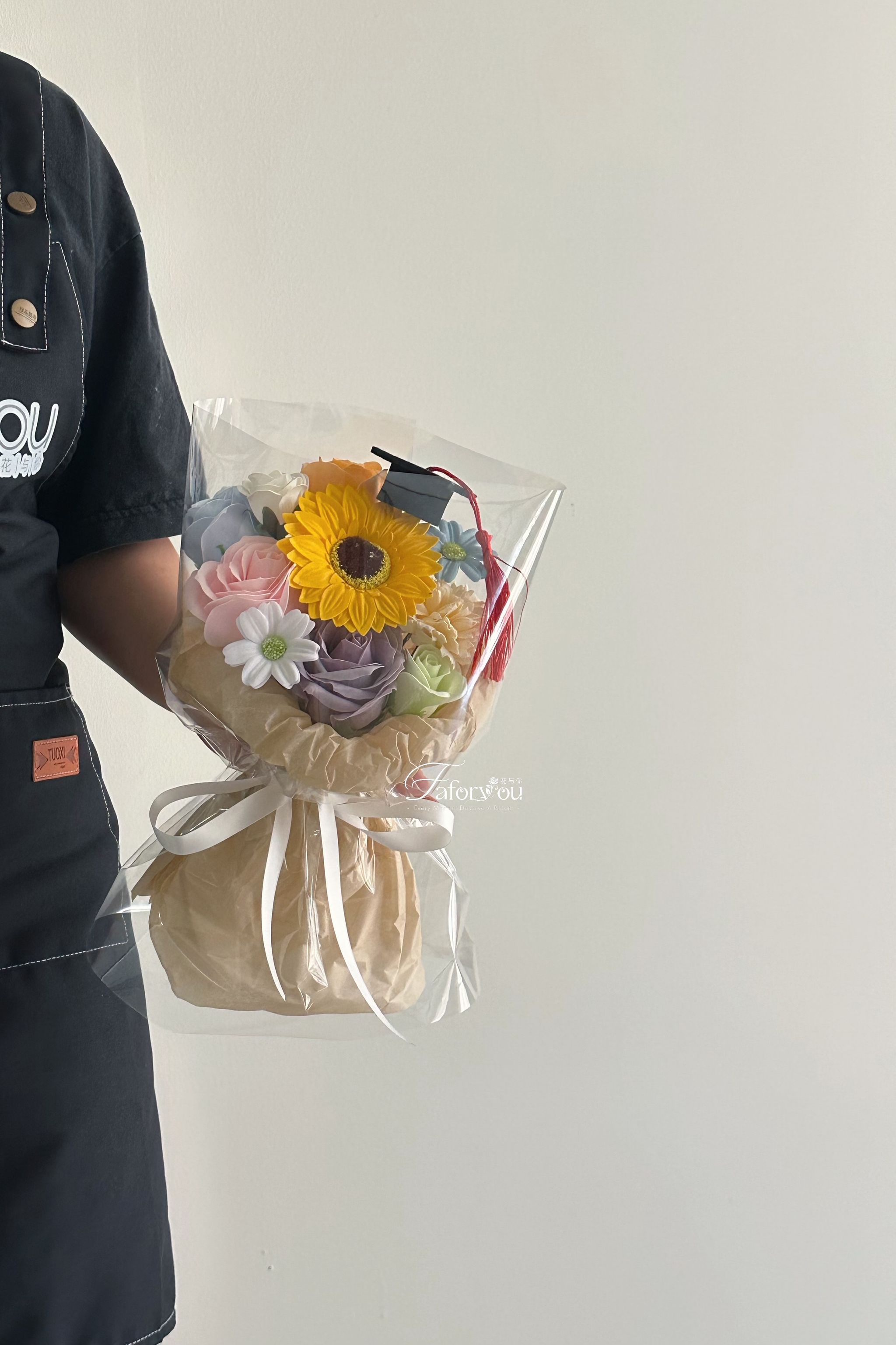 (G002) Graduation Sunflower Transparent Bouquet   _2