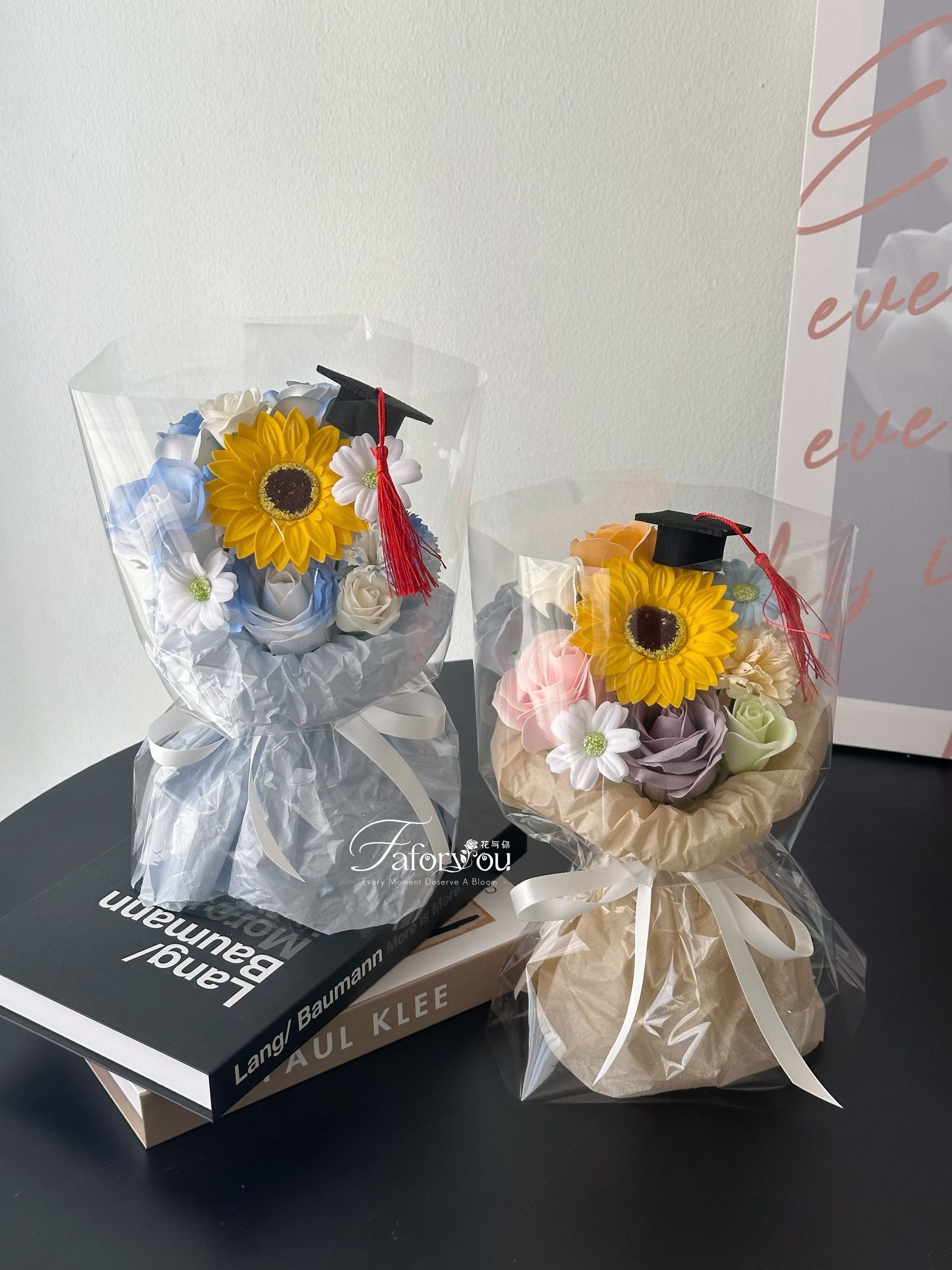 (G002) Graduation Sunflower Transparent Bouquet   _0