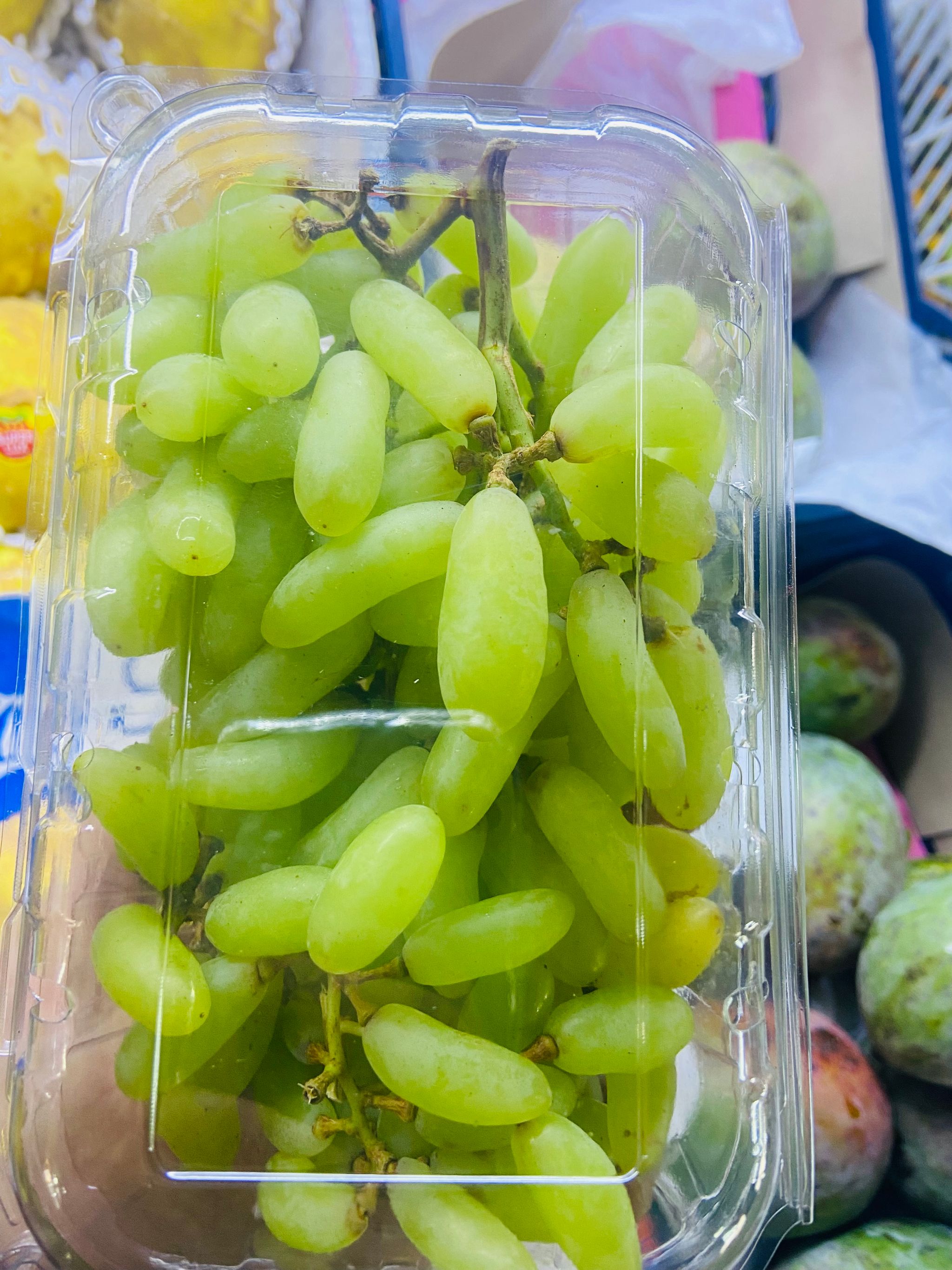 عنب ياقوتي علبة _0