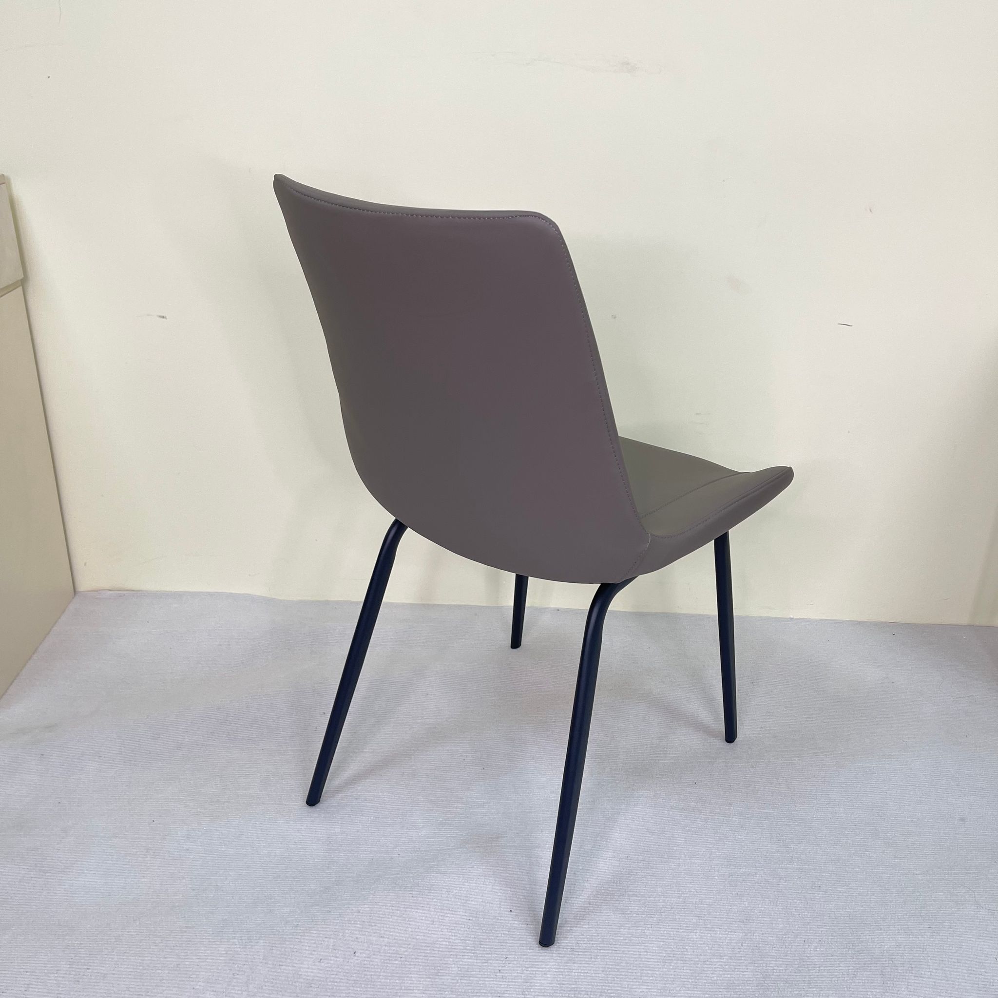 កៅអីជើងដែក_4