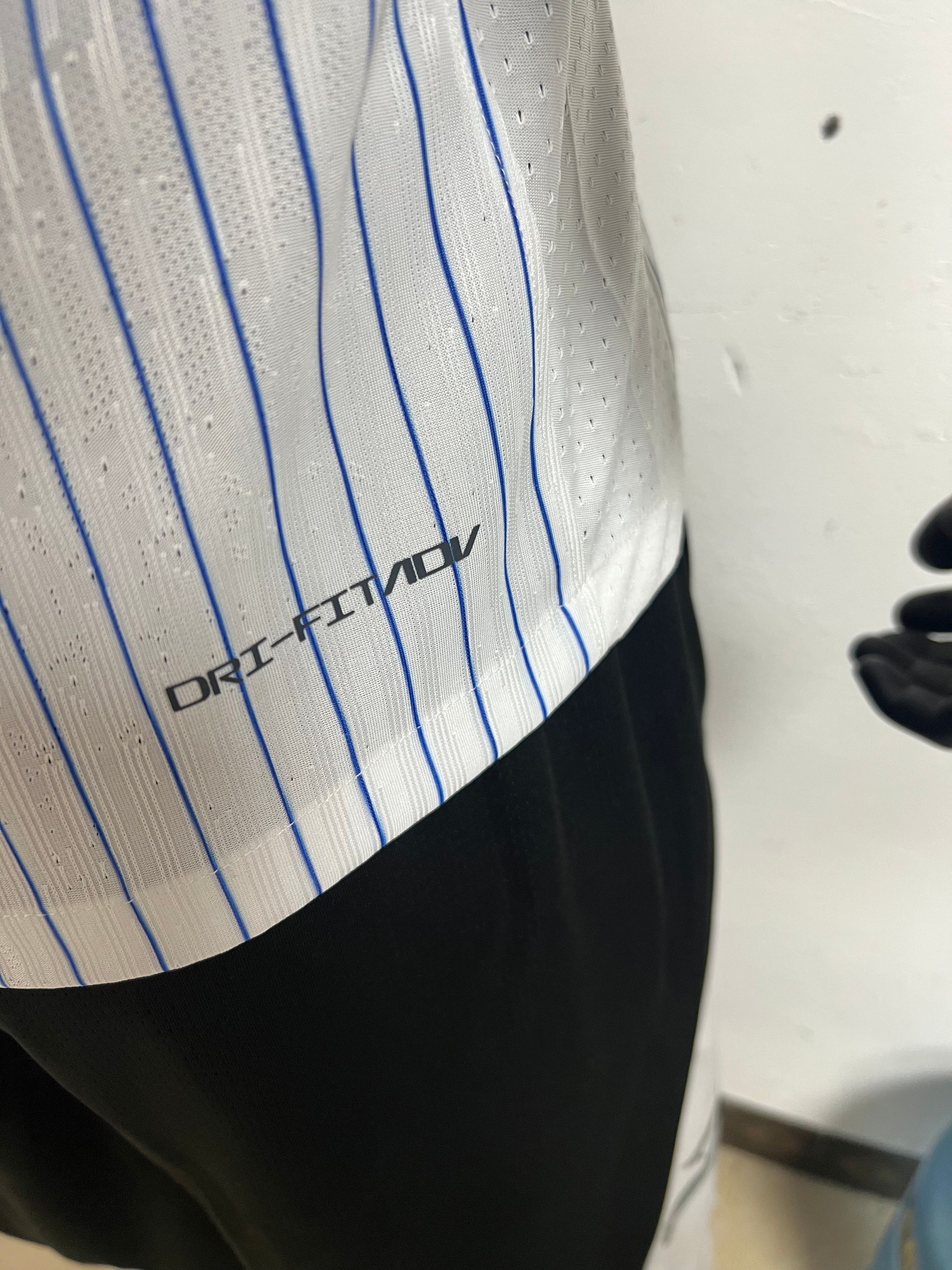 France 2024 Away Shirt (White / Blue / Red)_4