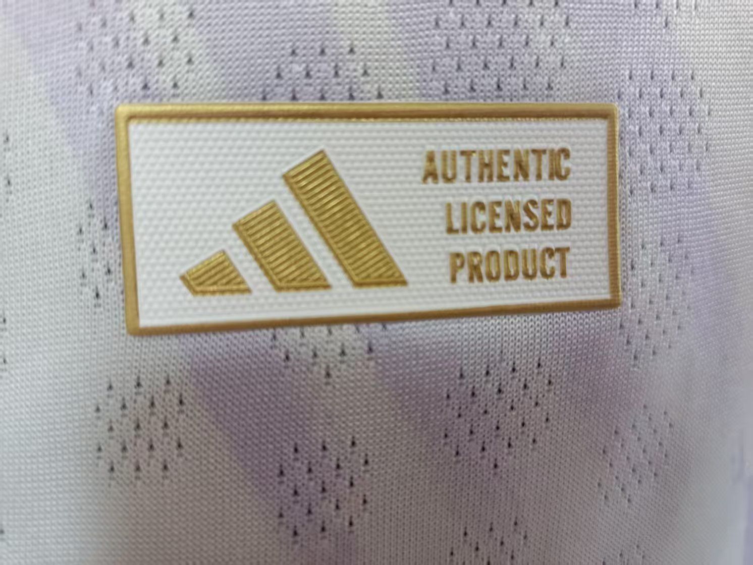 Manchester United 2025/26 Away Shirt (White / Purple / Purple)_5