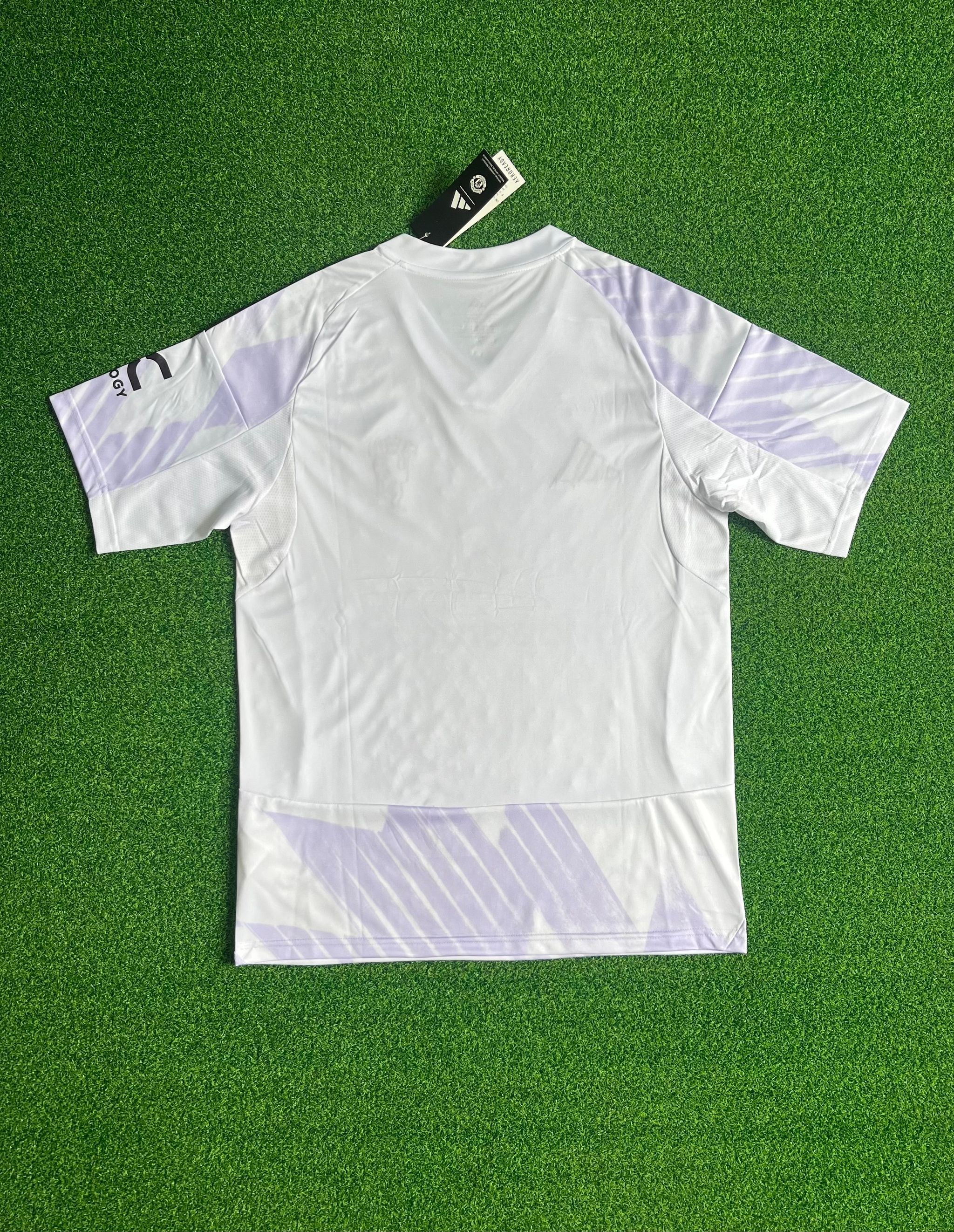 Manchester United 2025/26 Away Shirt (White / Purple / Purple)_6