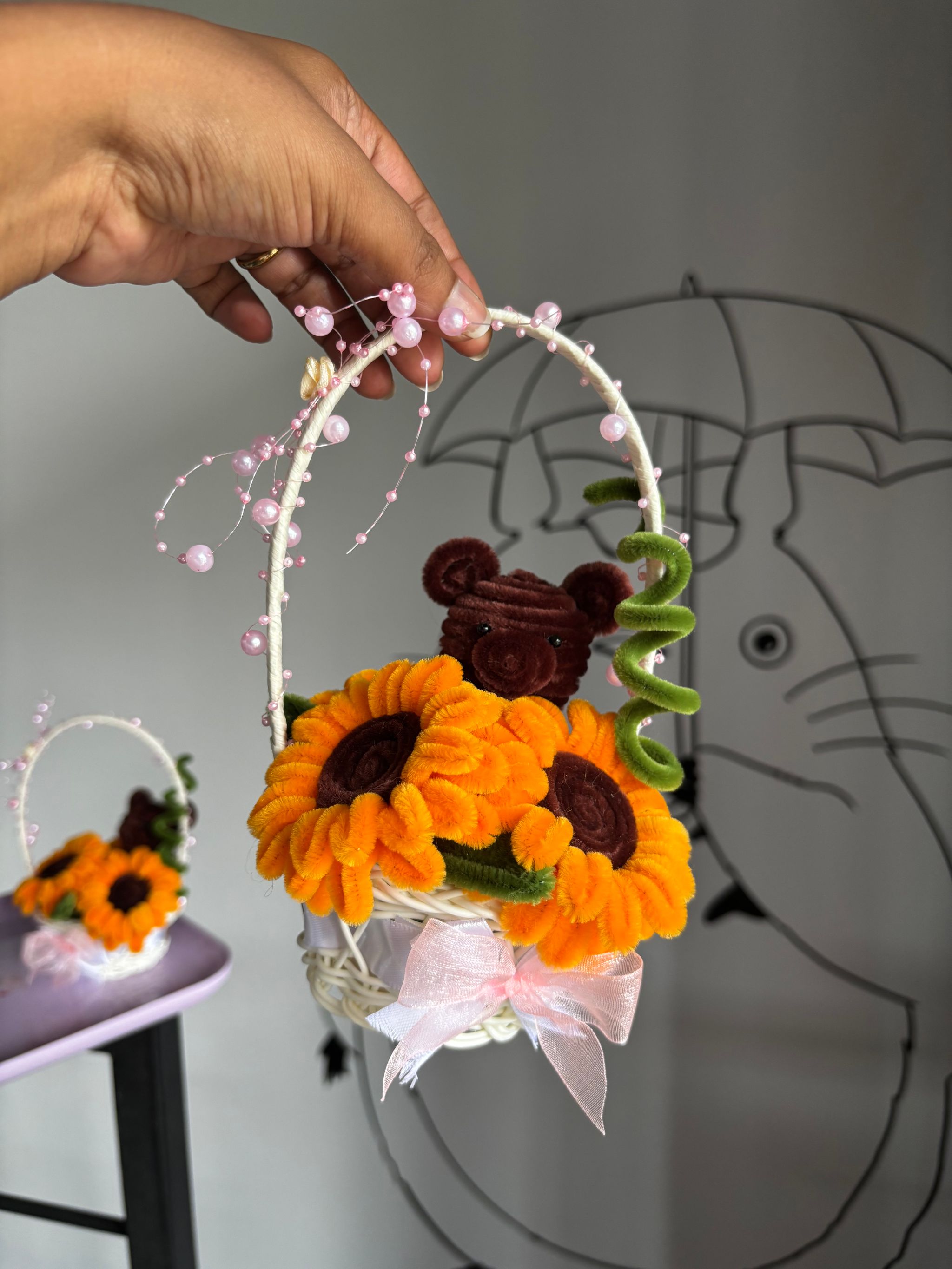 Sunflowers+teddy basket_0