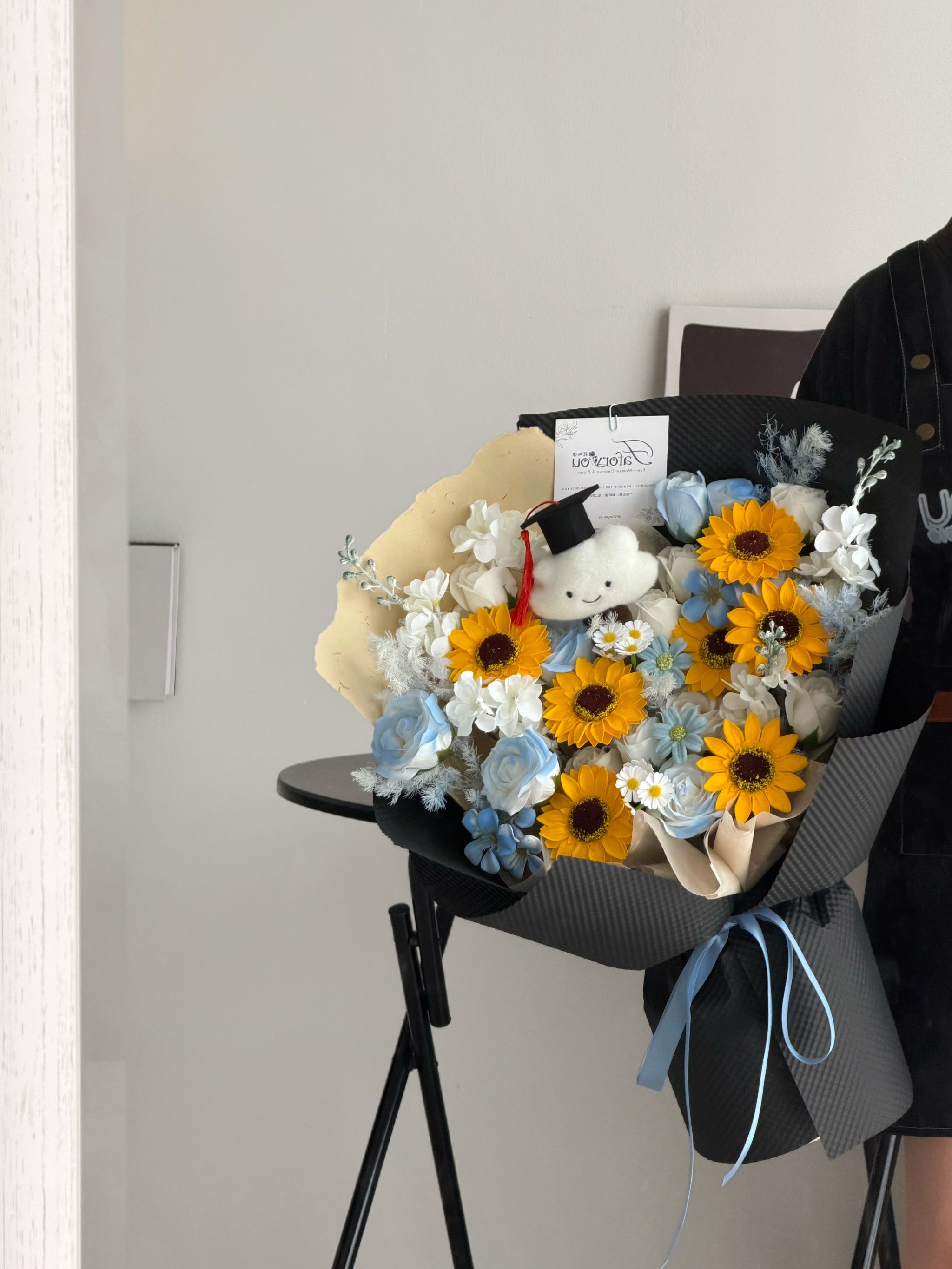 (GC001) Graduation Cloud Soap Flower Mixed Bouquet  _1