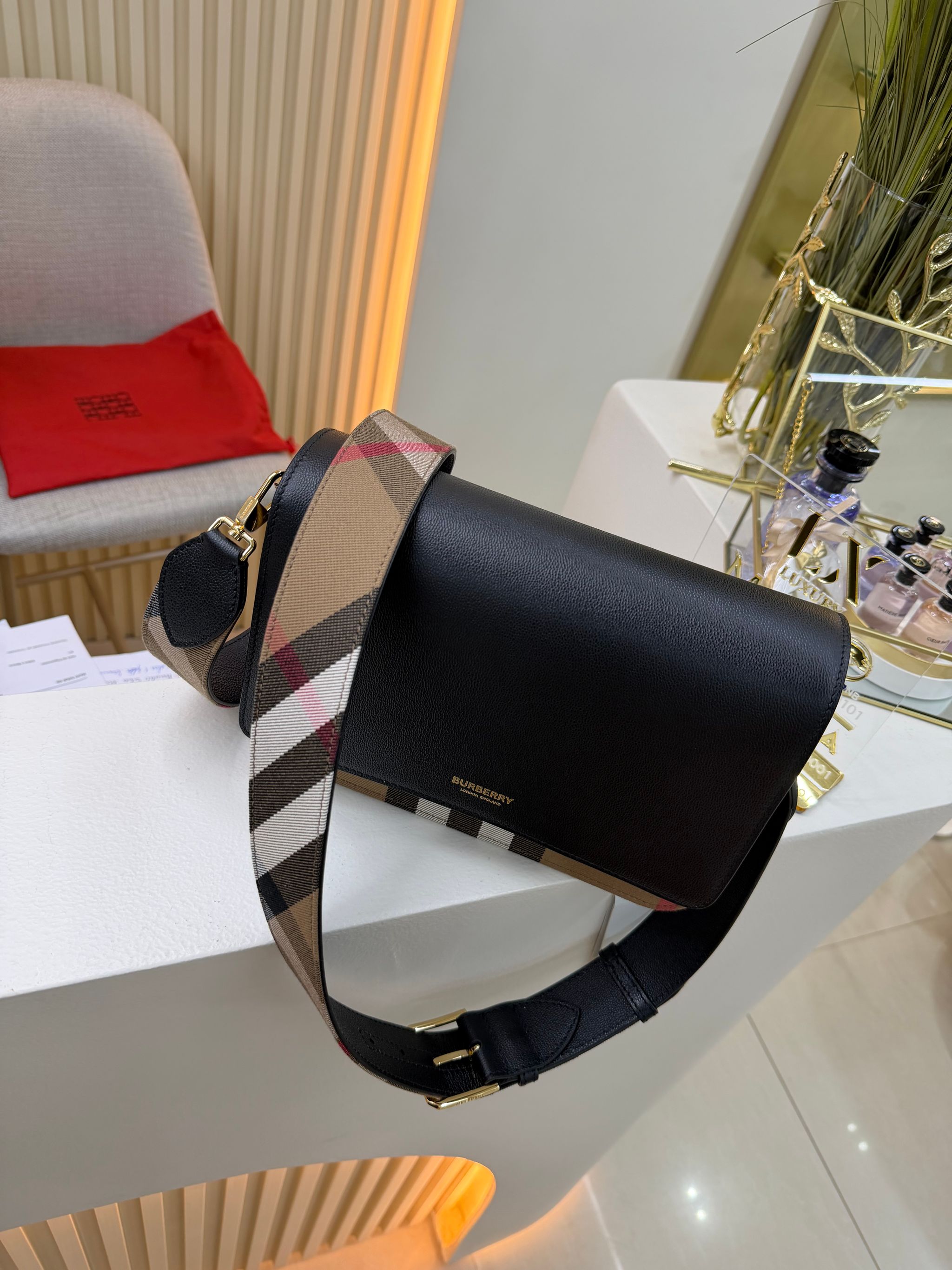 Bolsa Burberry clássica _2