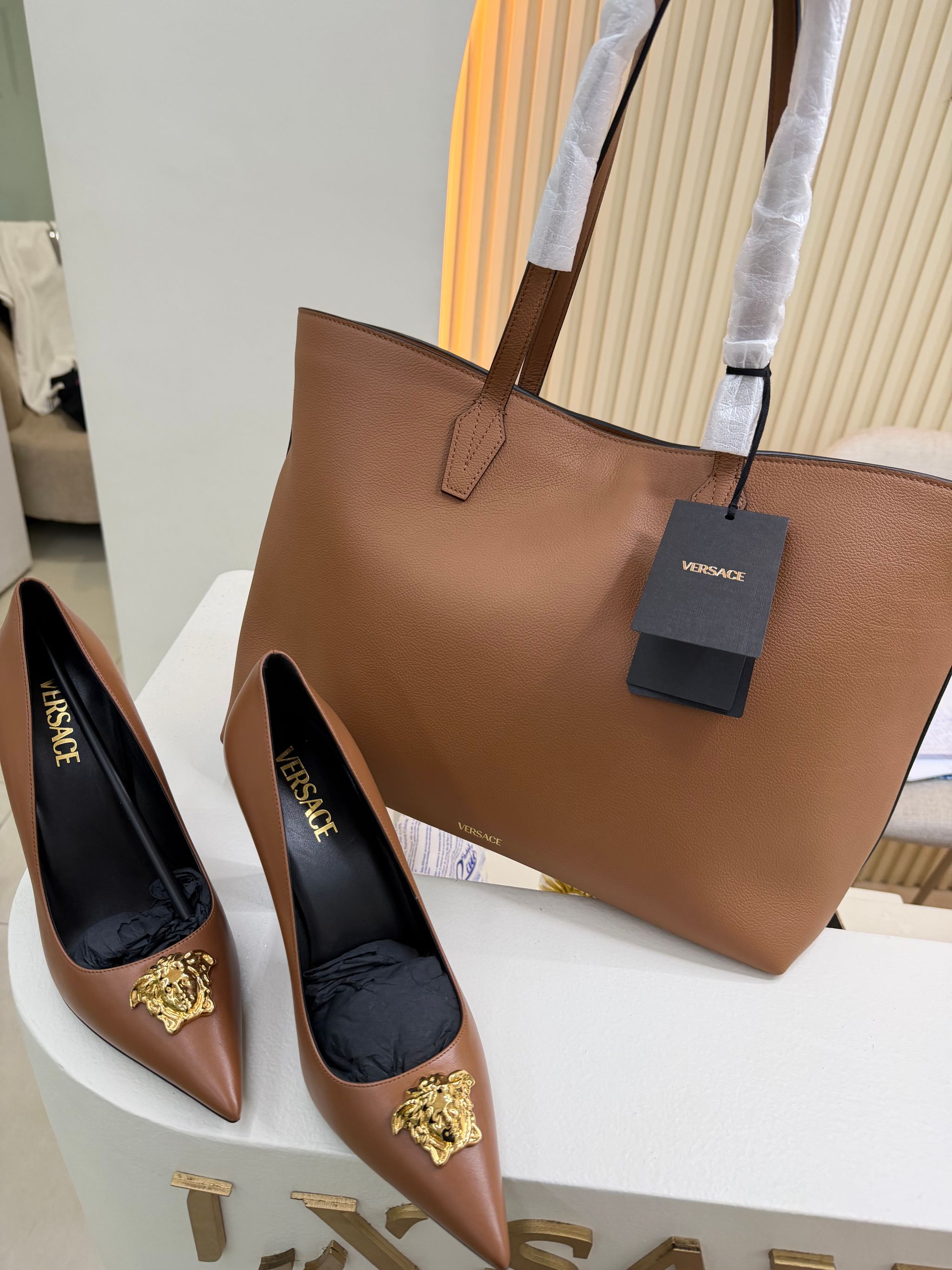 Bolsa Versace lá medusa - tote_4