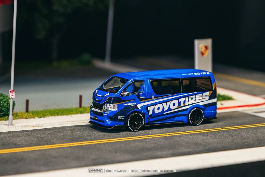 TARMAC WORKS MODEL 1/64 TOYOTA HIACE WIDEBODY TOYO TIRES_0