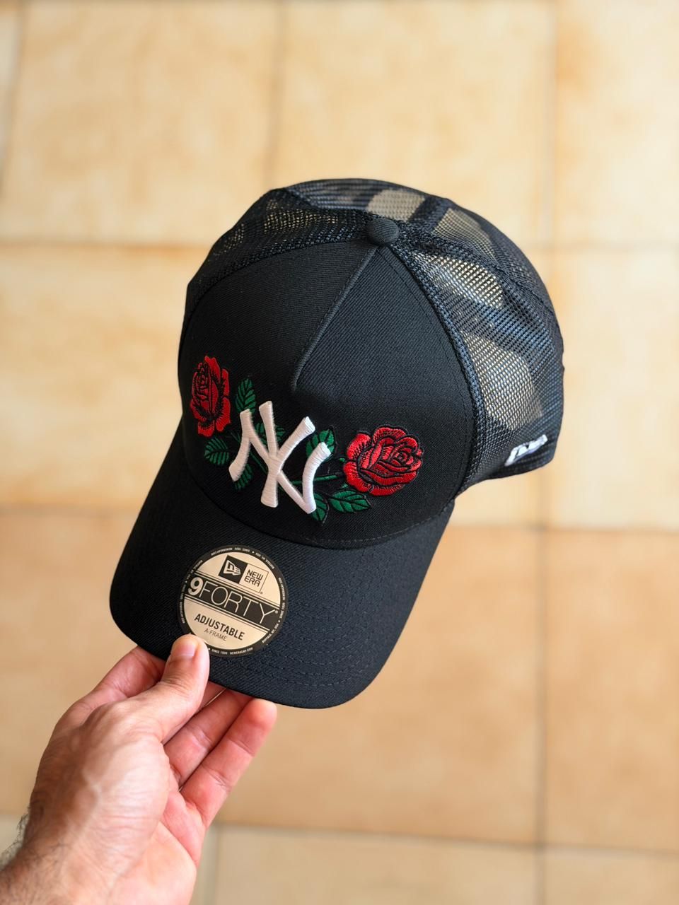 New Era 9Forty -  New York Yankees Classic Rose Trucker Edition_6