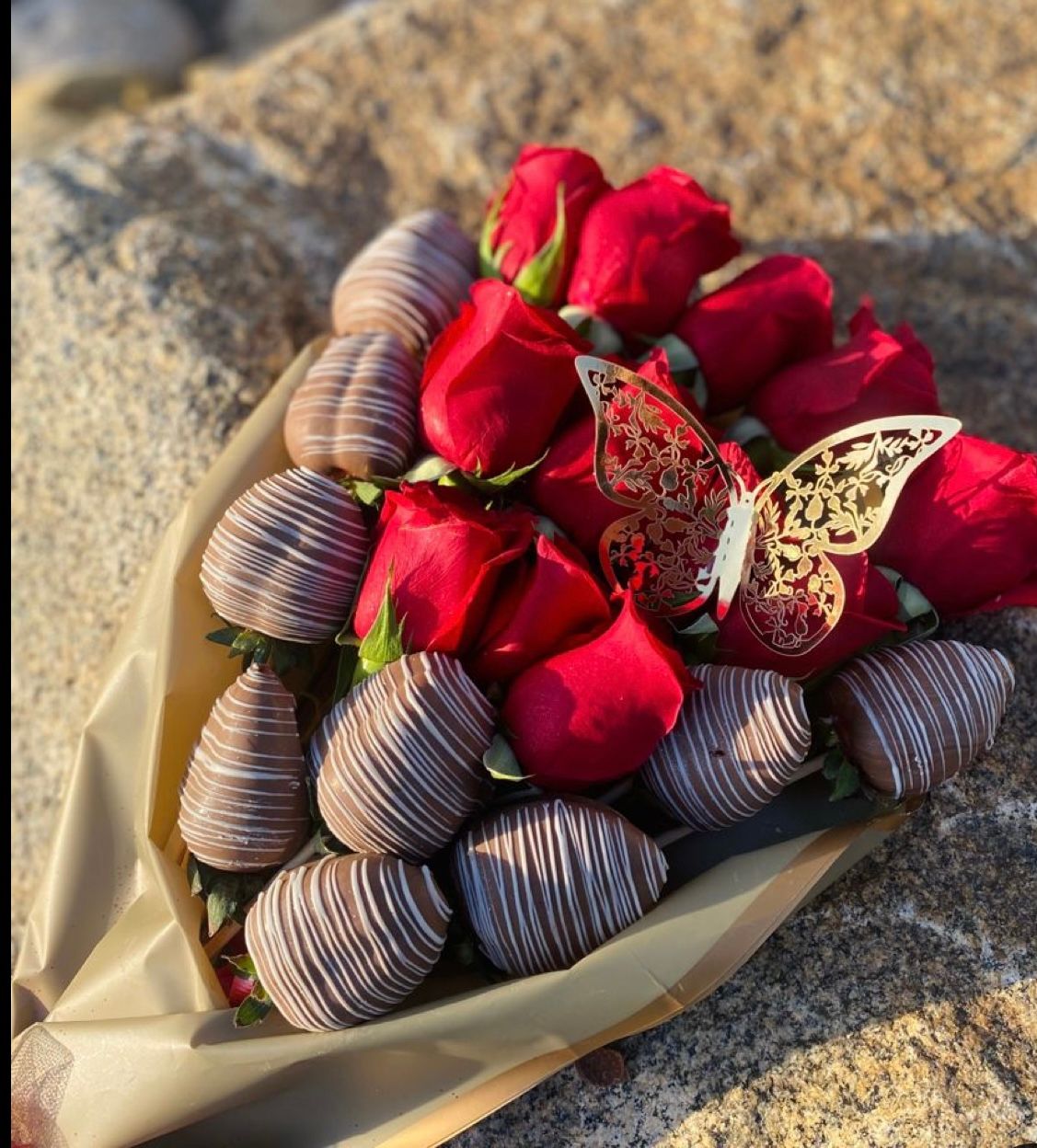 Small strawberry&roses bouquets _0