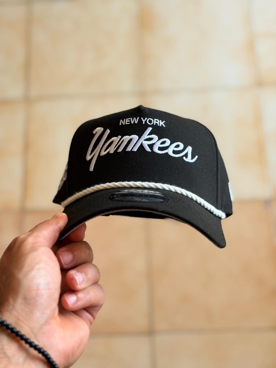 New Era 9Forty -  NY Yankees Black Rope_4