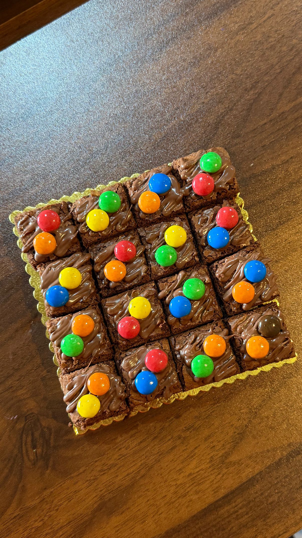 Funsize Chewy Fudge Brownies (16 pieces)_0