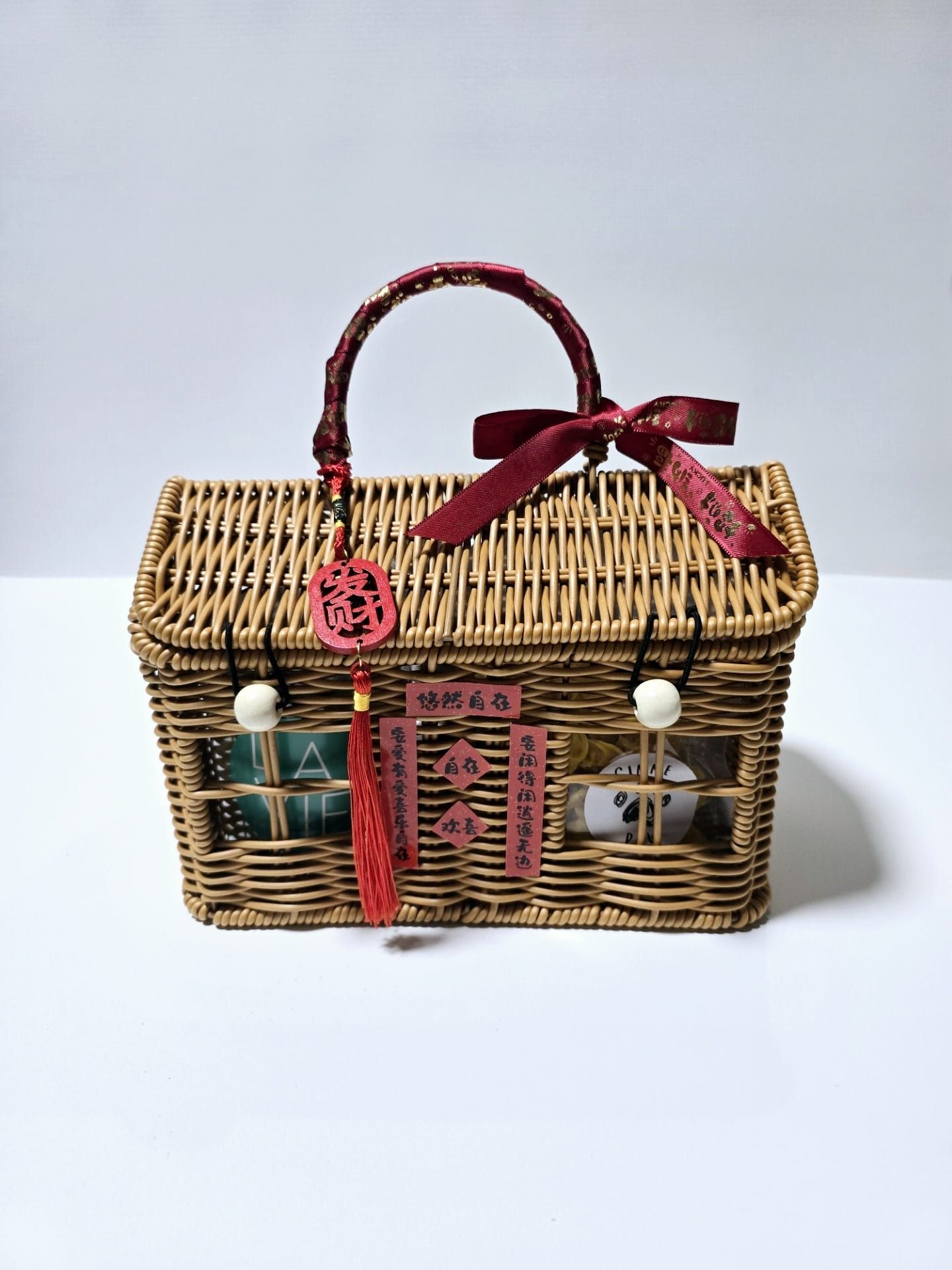 Paw-sperity House for Everyone - Treats for Pawrents and Furkids!_1