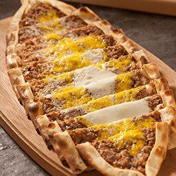 Kıymalı Yumurtalı Pide_0
