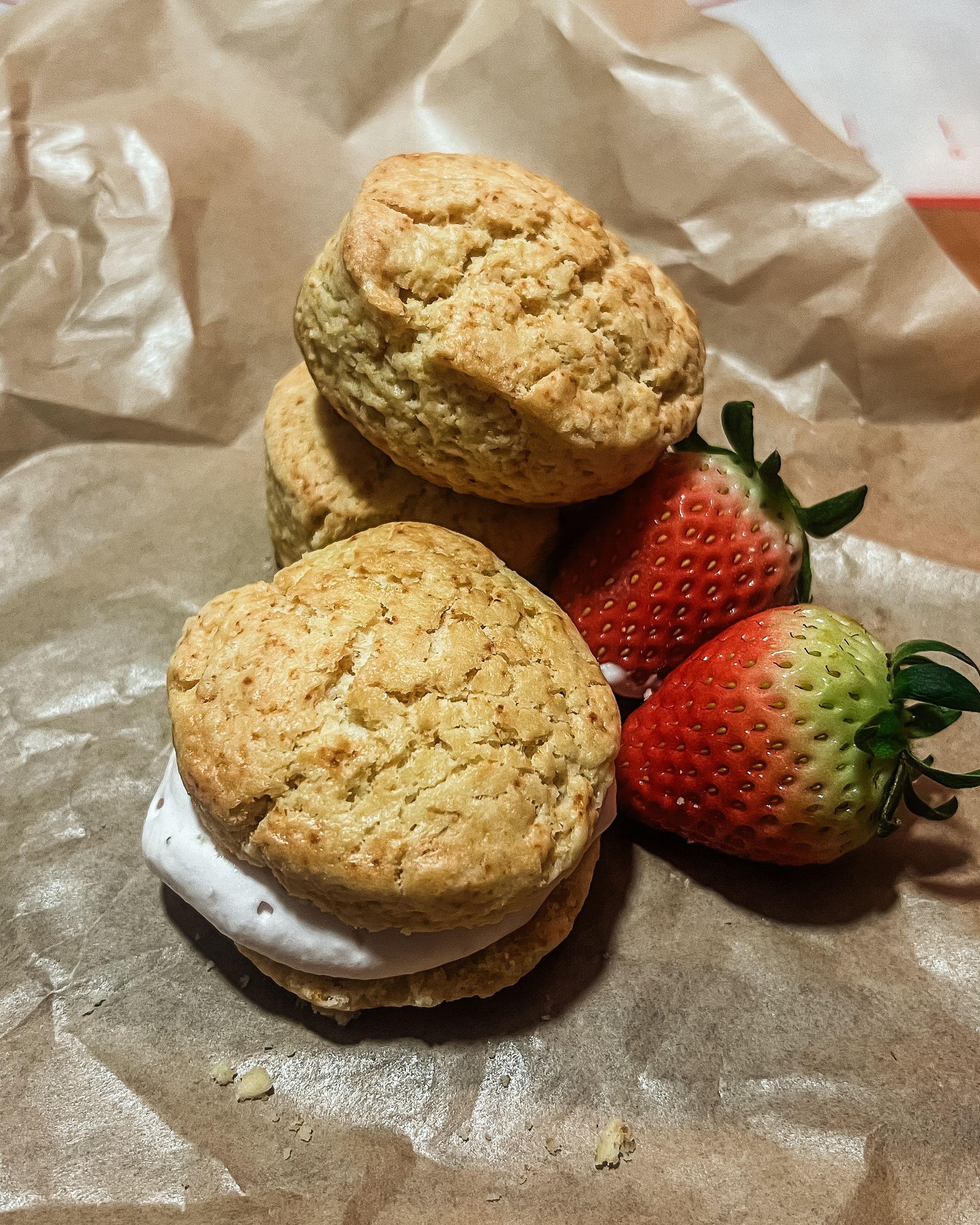 March Exclusive: Scones with Fresh Strawberry Cream_1