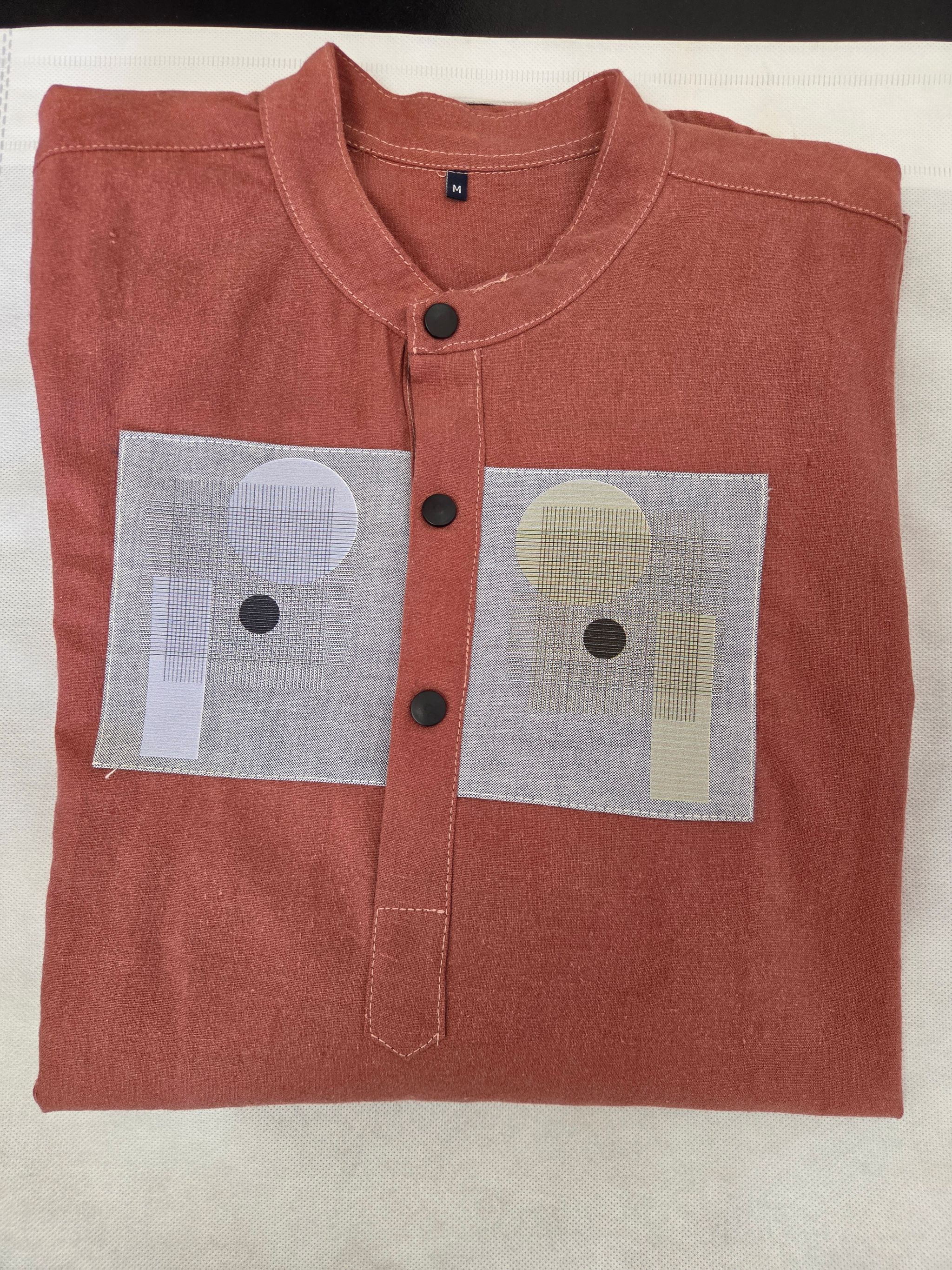 Chemise à trois boutons_3