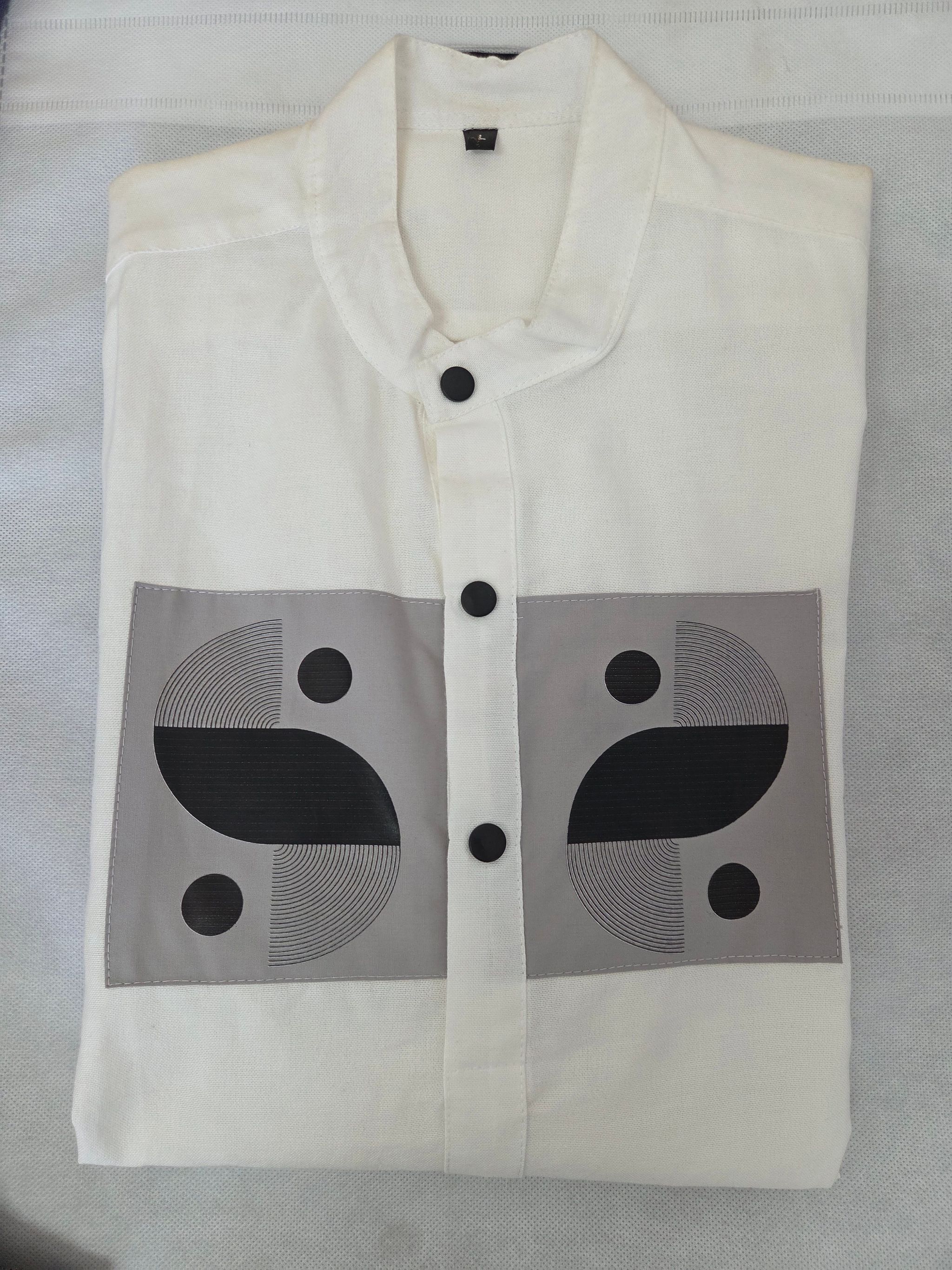 Chemise à trois boutons_1