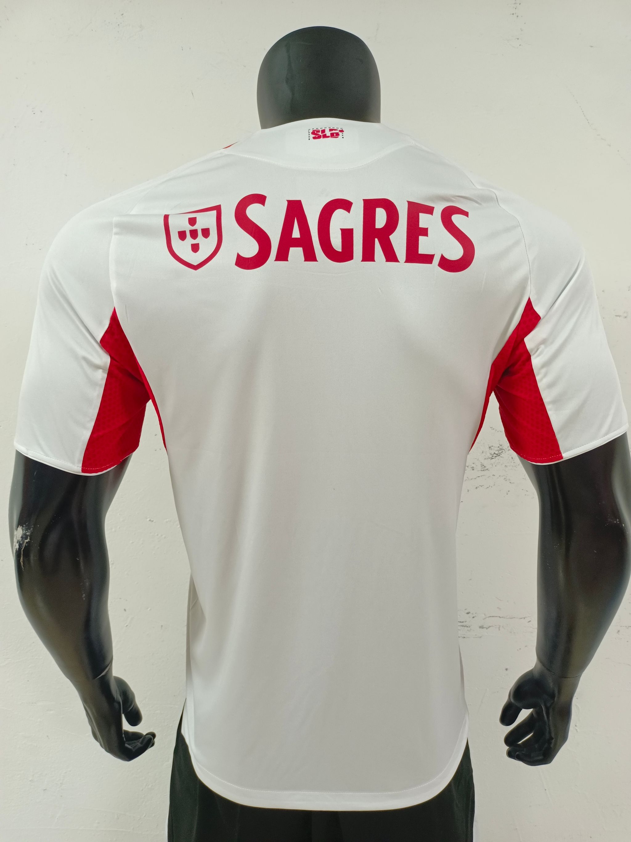 SL Benfica 2025/26 Third Shirt (White / Red)_1