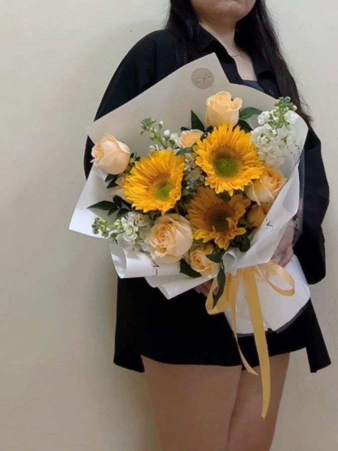 Marigold Whisper Bouquet_1