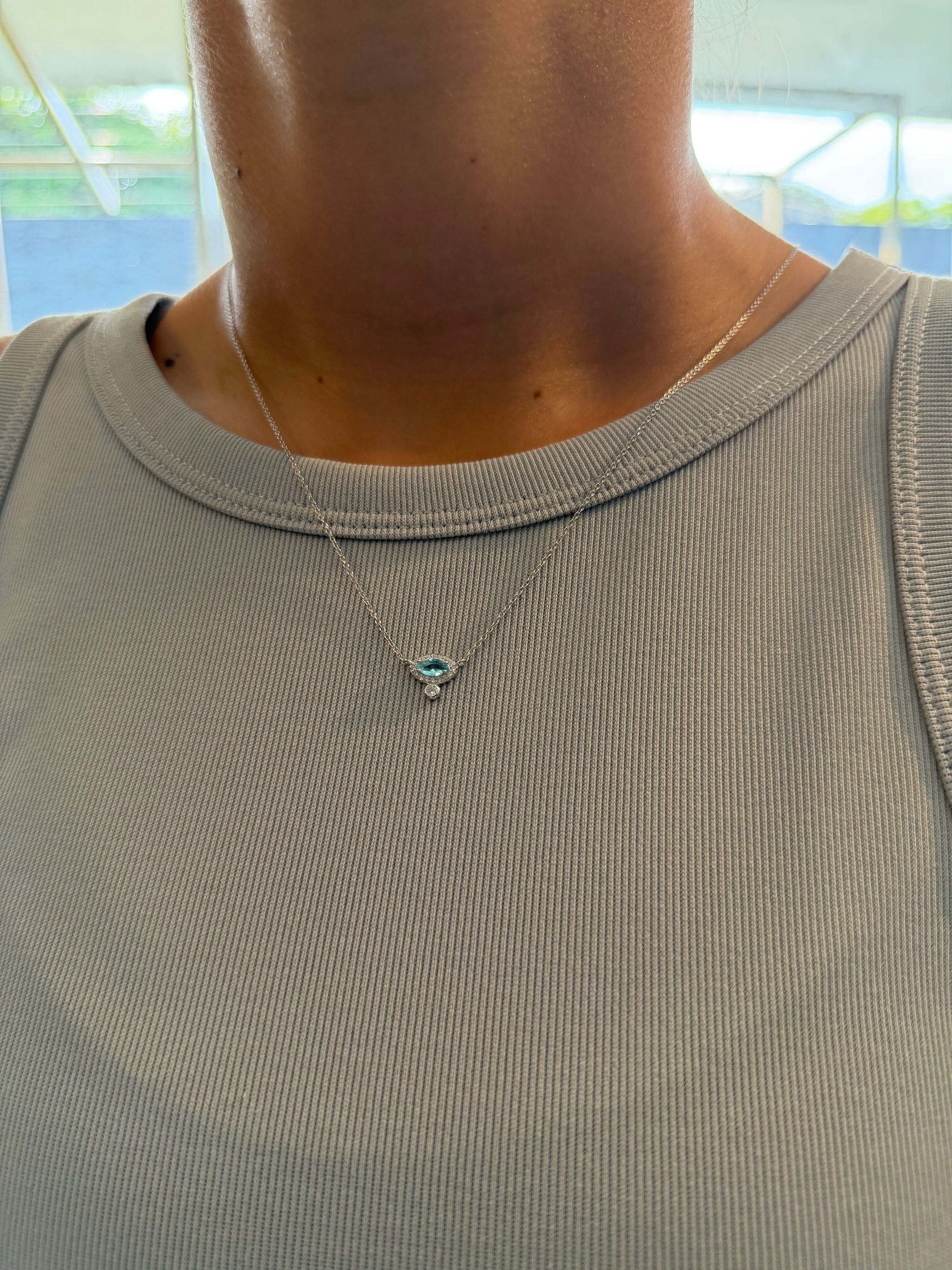 Clear and shiny mini necklace _1