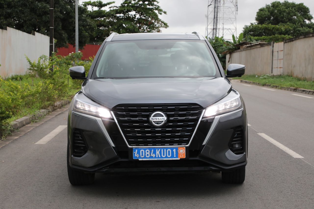 NISSAN KICKS 2020 GRISE_2