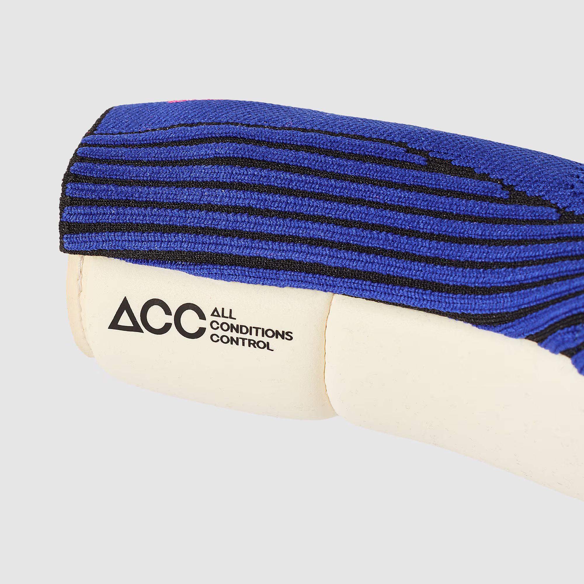 Nike Phantom Dynamic Fit Goalkeeper Gloves_3