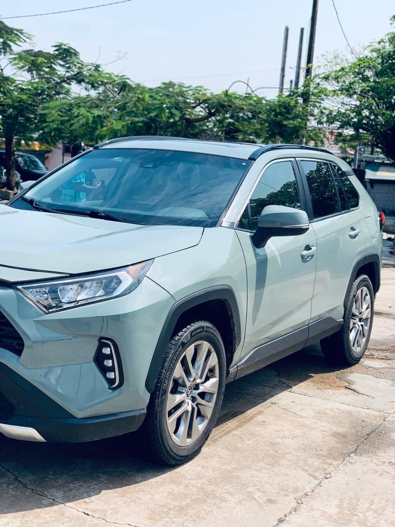 TOYOTA RAV4 2025 VERTE_0