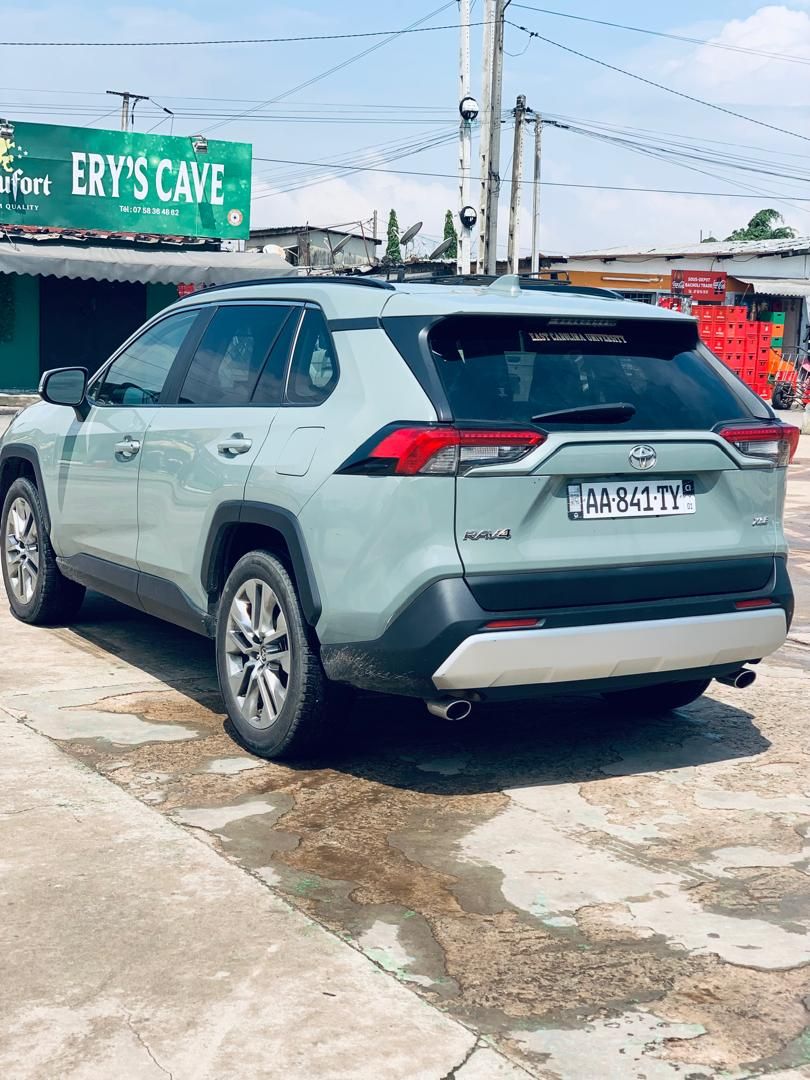 TOYOTA RAV4 2025 VERTE_3