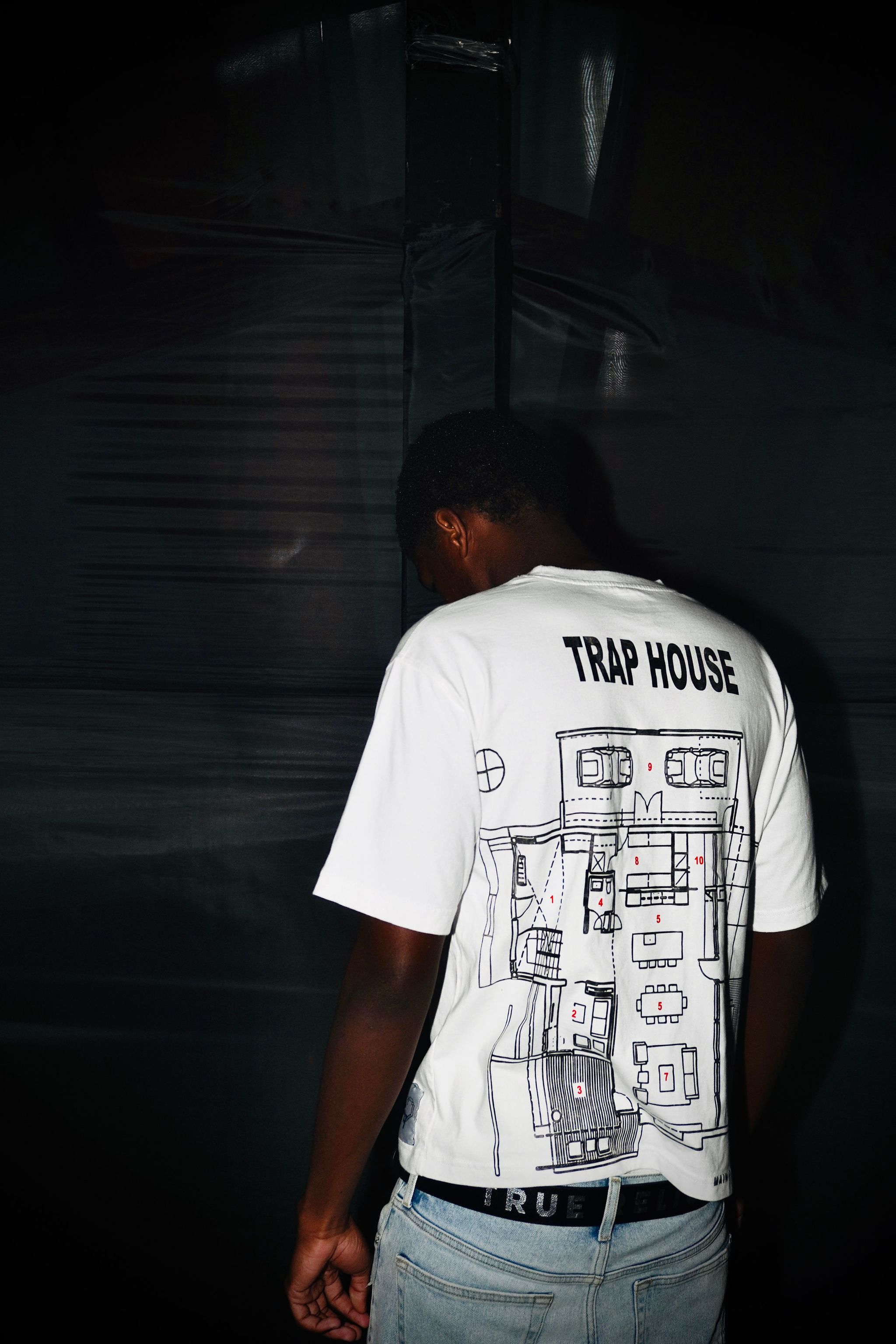 Trap House Graphic Tee_5