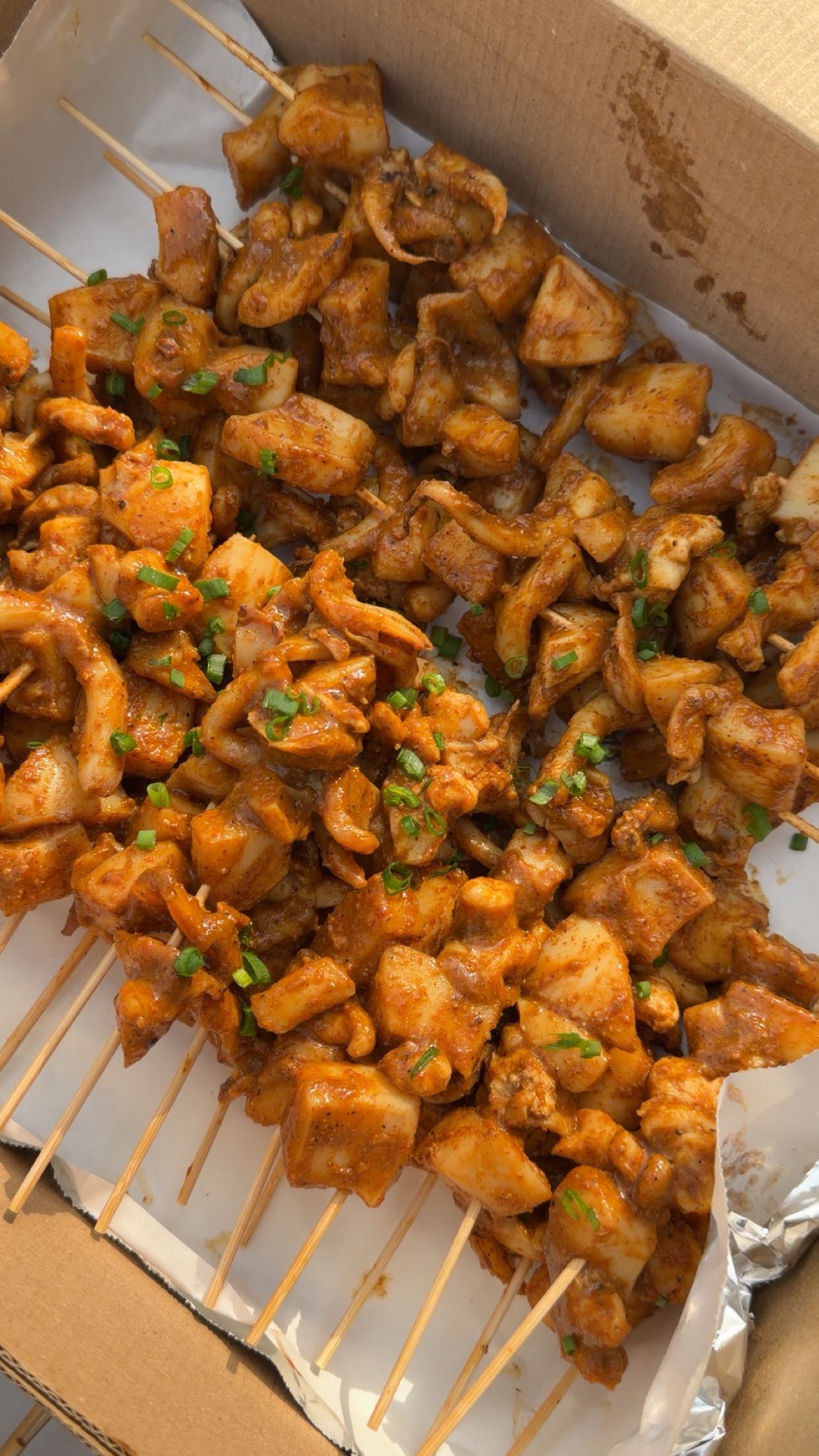 Chilli squid skewers _0