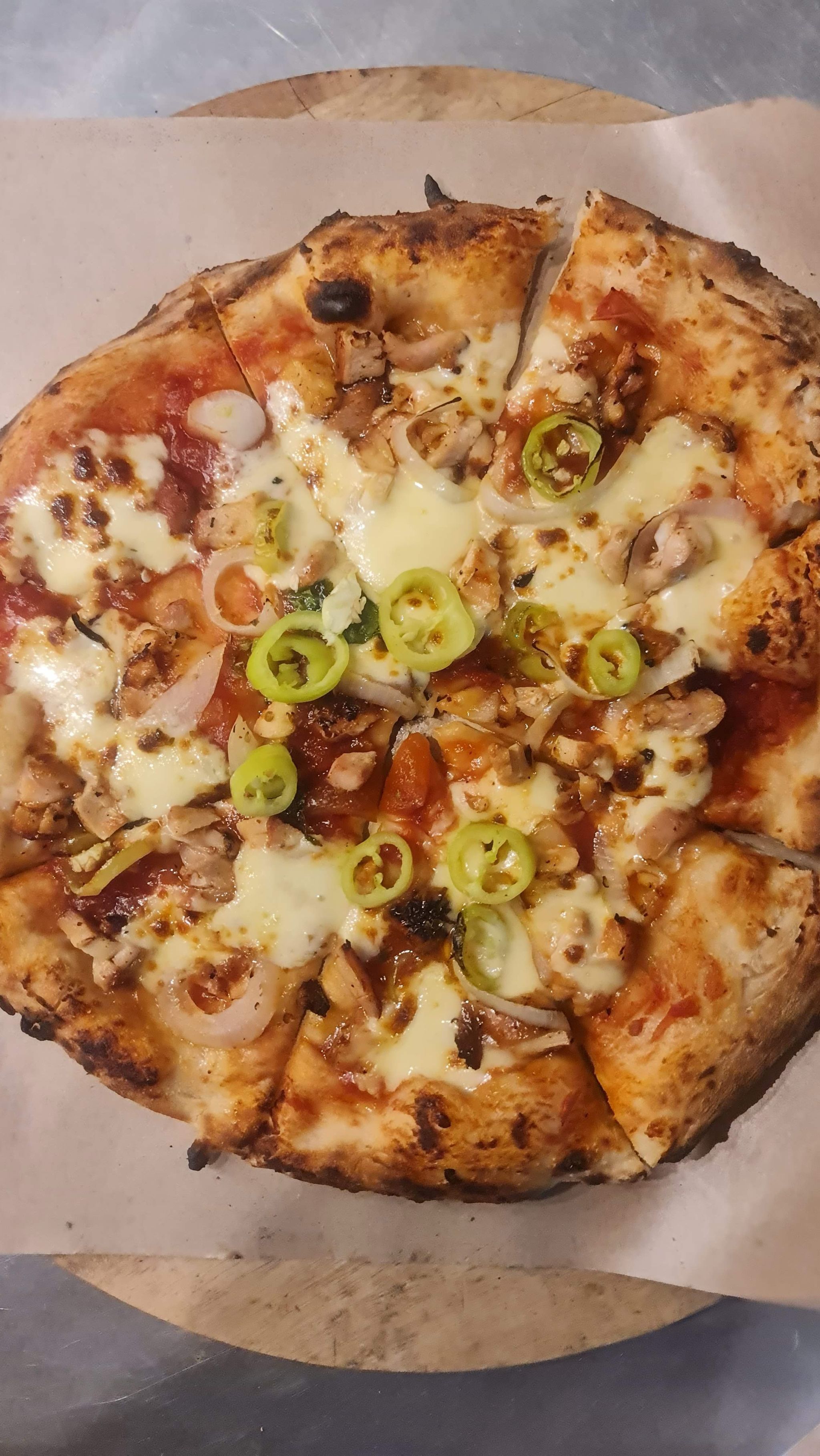 PB122 Hawaiian Chicken Pizza_0
