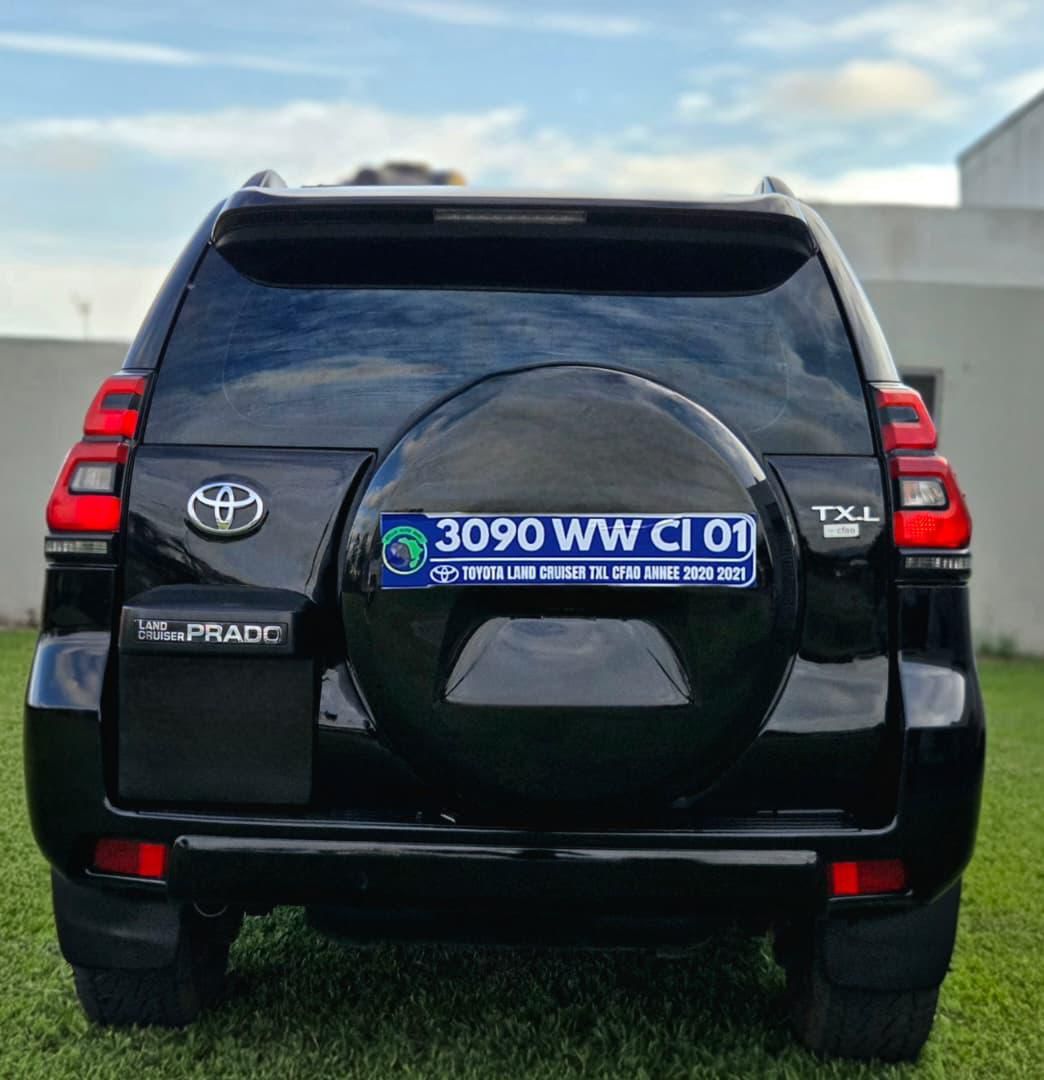 TOYOTA PRADO LAND CRUISER 2023 NOIR_4