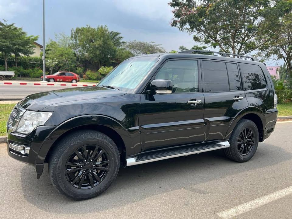 PAJERO GLS 2019 NOIR_0